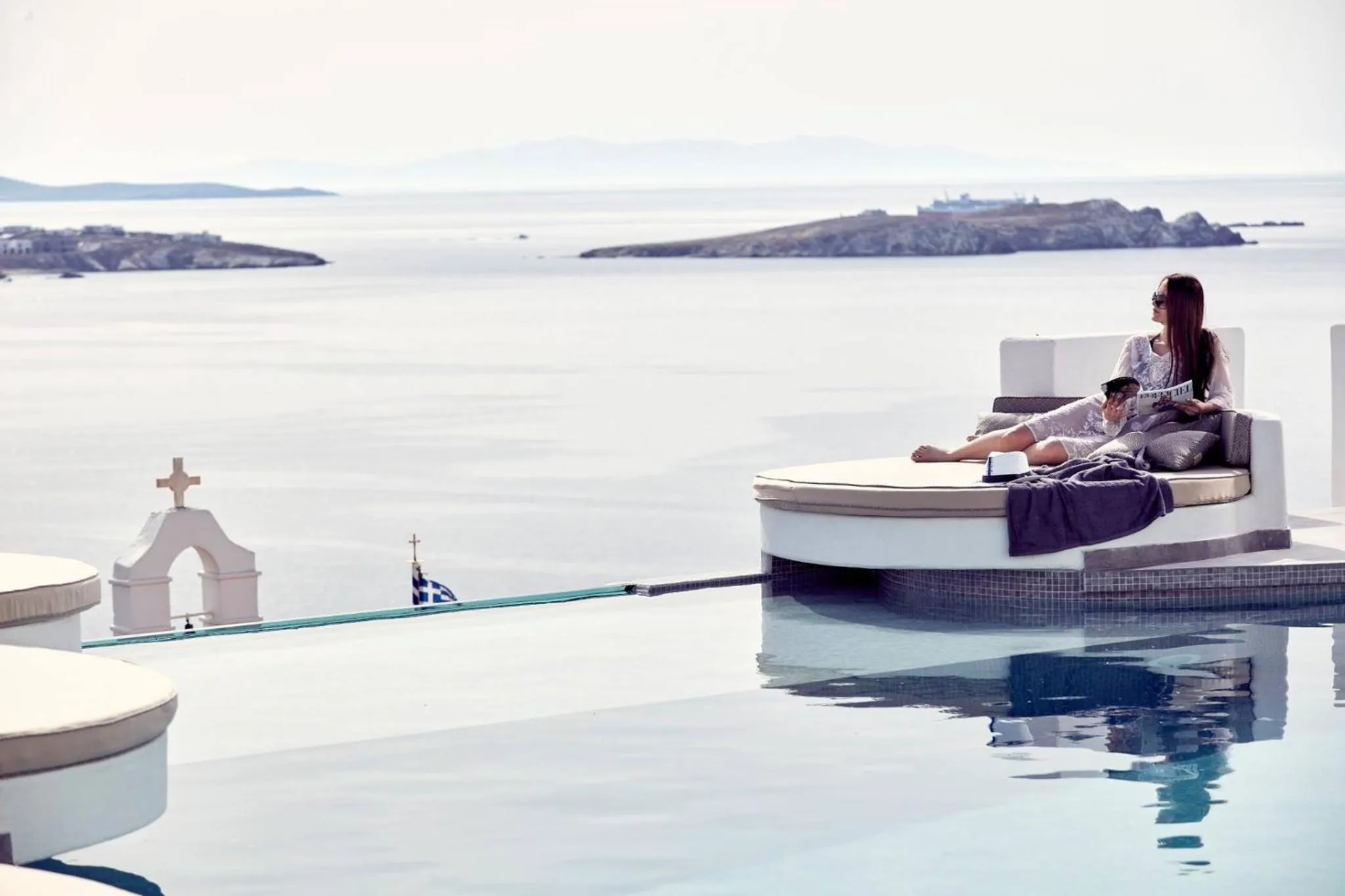 TV and multimedia in Absolute Mykonos Suites & More