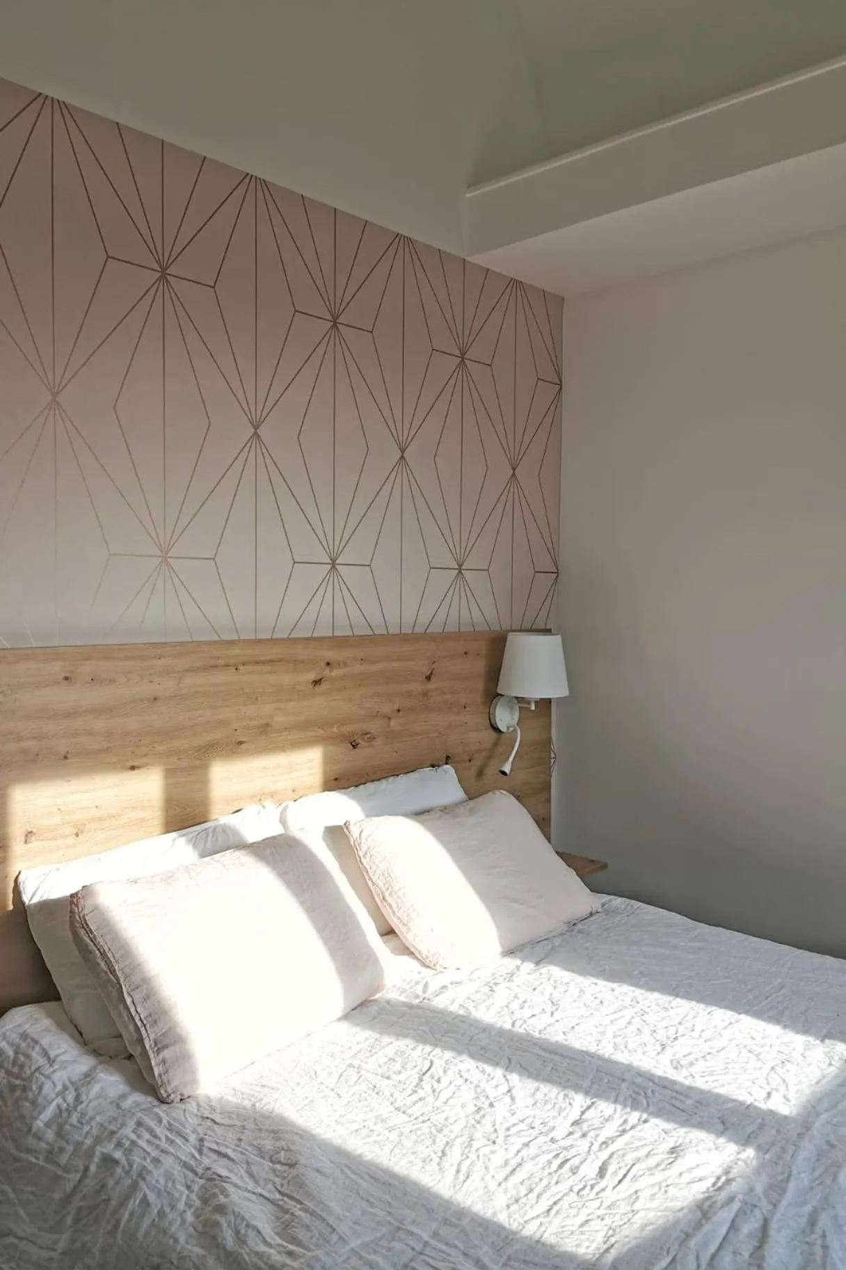 Bed in Paris Saint Cloud Hôtel