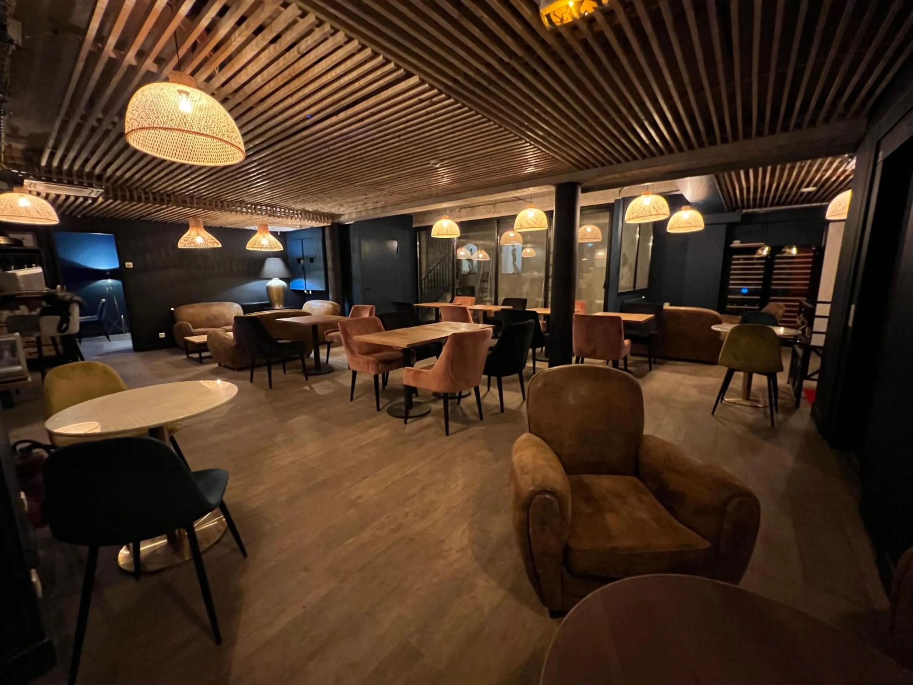 Restaurant/places to eat in Paris Saint Cloud Hôtel