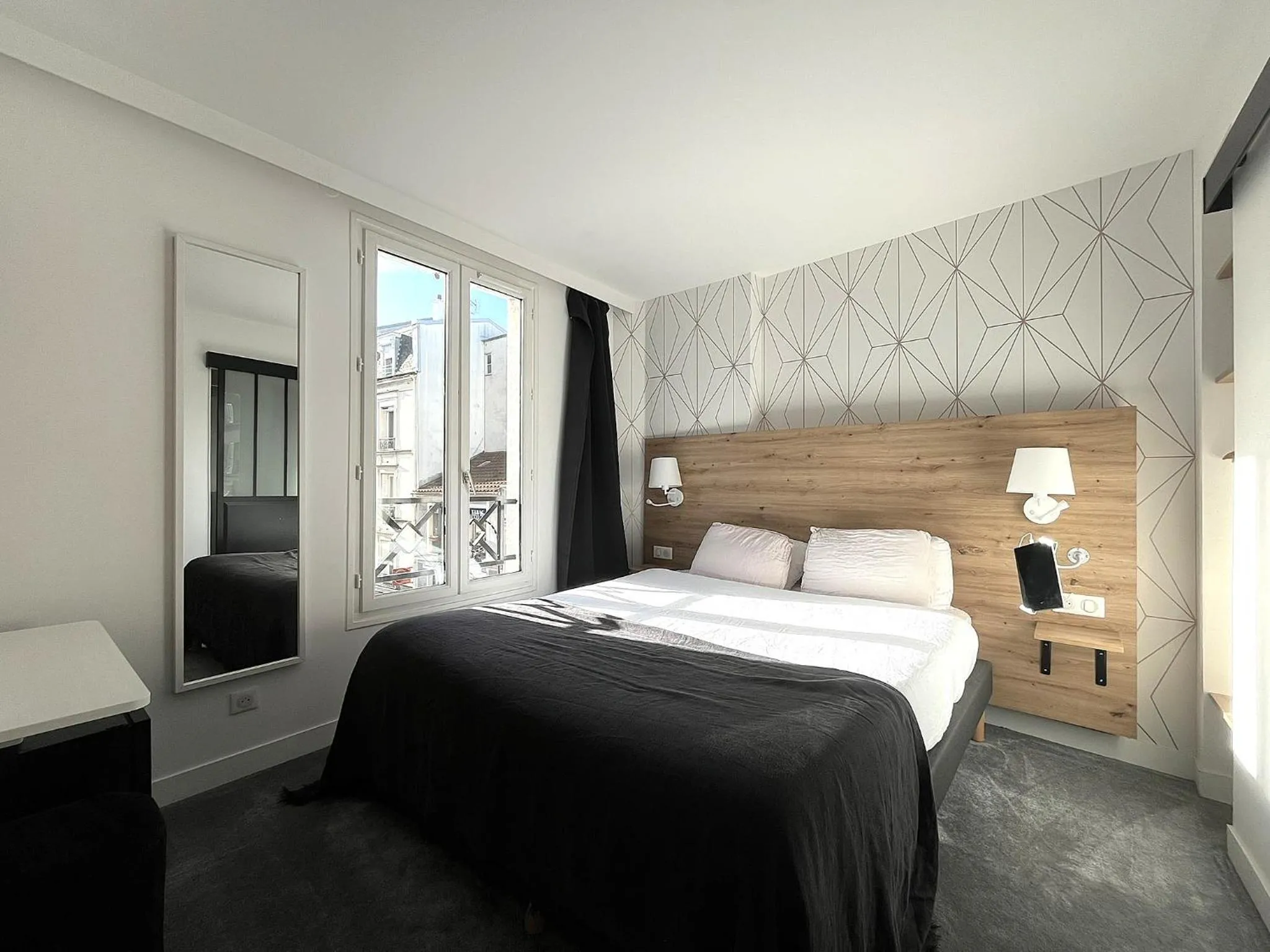 Bed in Paris Saint Cloud Hôtel