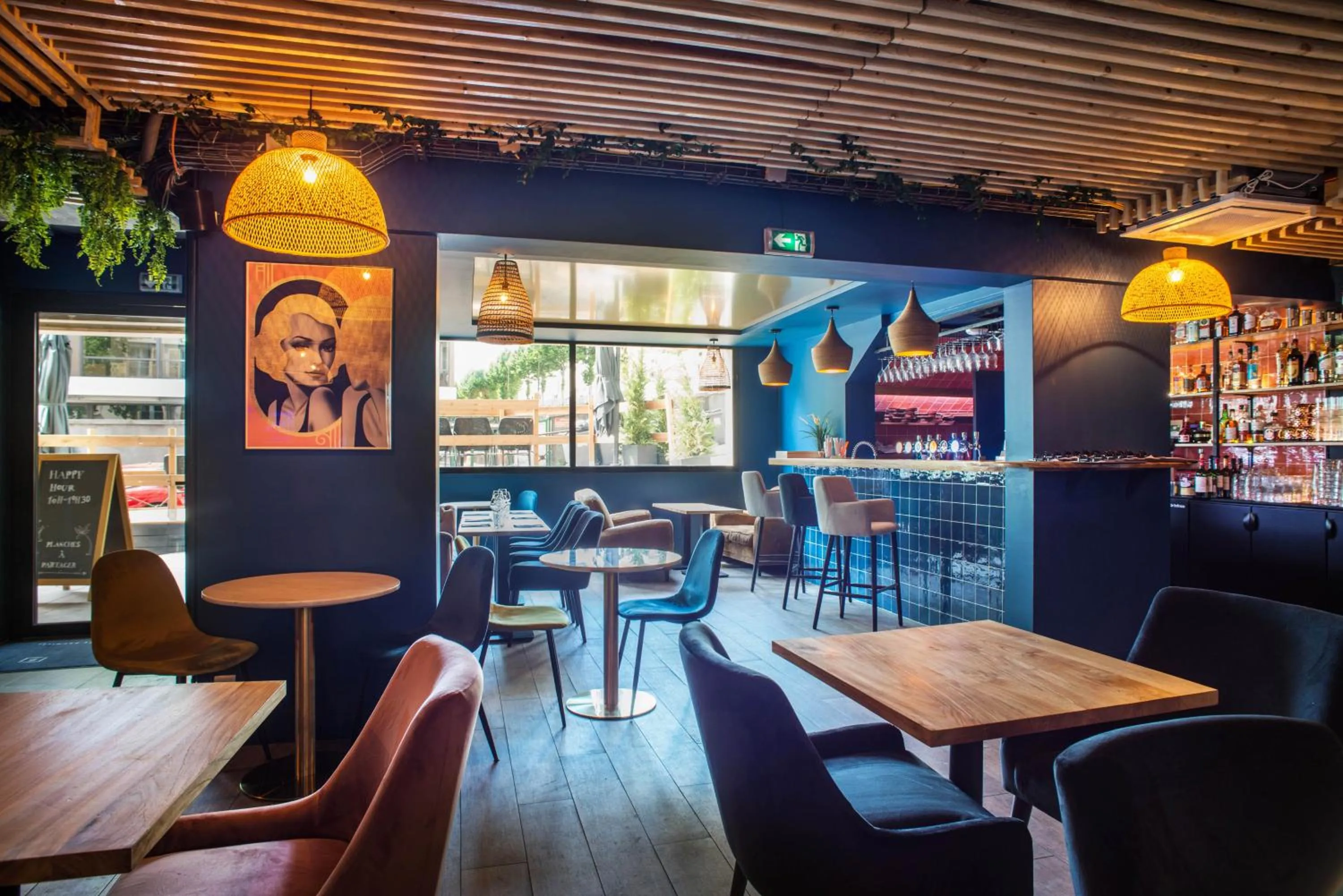 Restaurant/places to eat in Paris Saint Cloud Hôtel