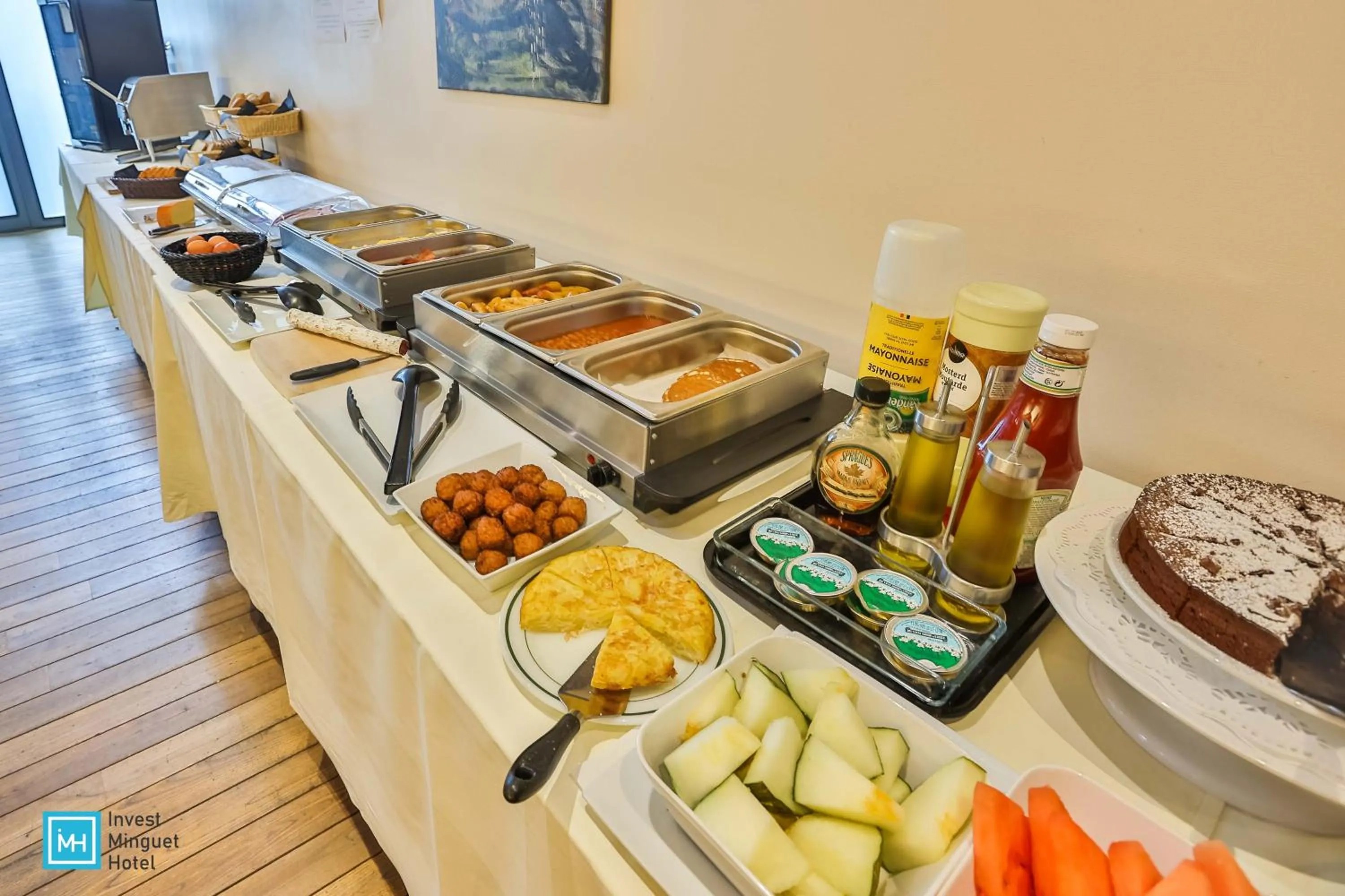 Breakfast in Hotel De La Couronne Liege