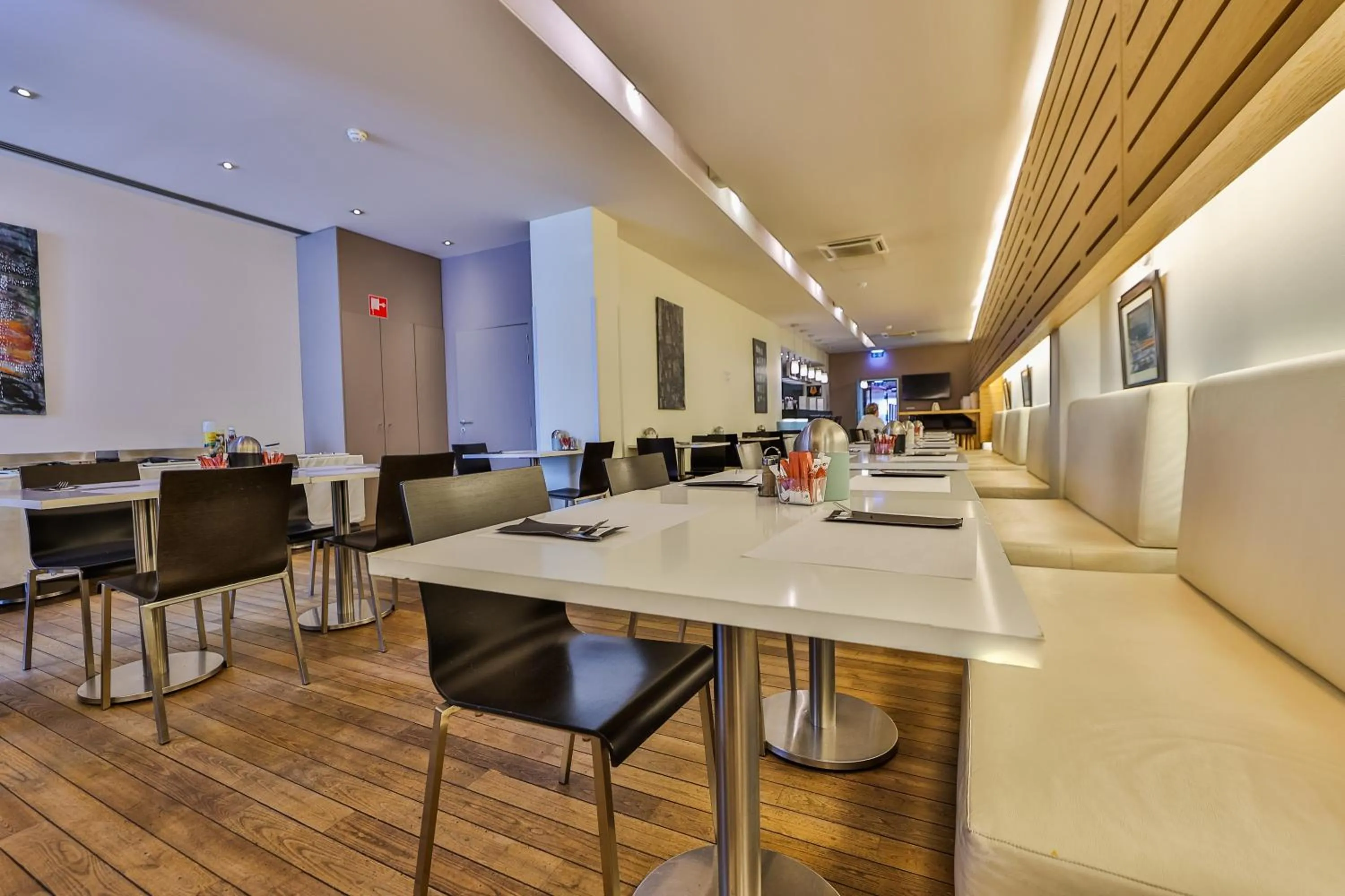 Breakfast in Hotel De La Couronne Liege