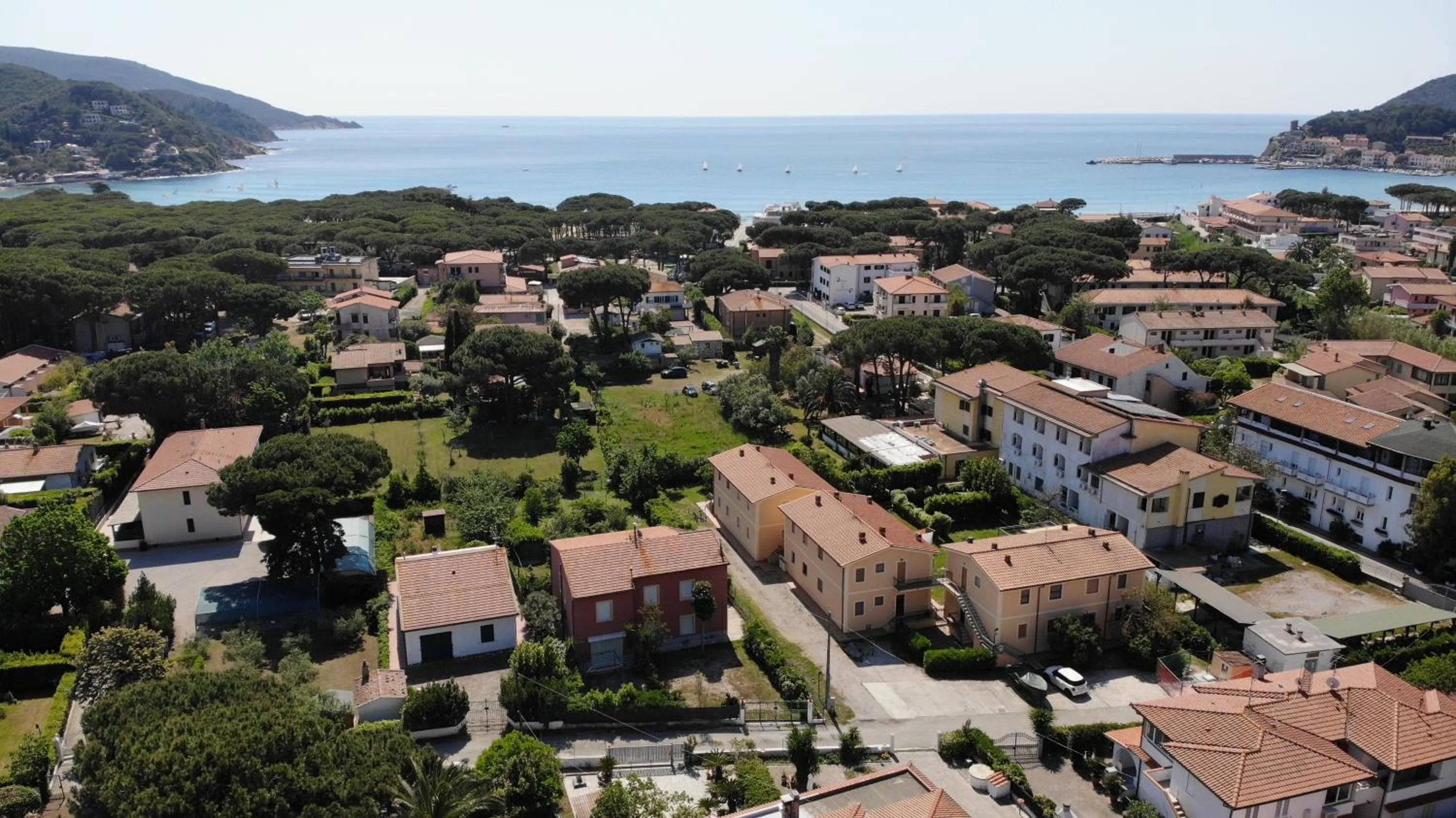 Appartamenti Mare - Terrazza, giardino attrezzato e area parcheggio