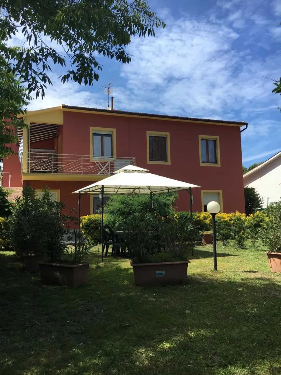 Appartamenti Mare - Terrazza, giardino attrezzato e area parcheggio