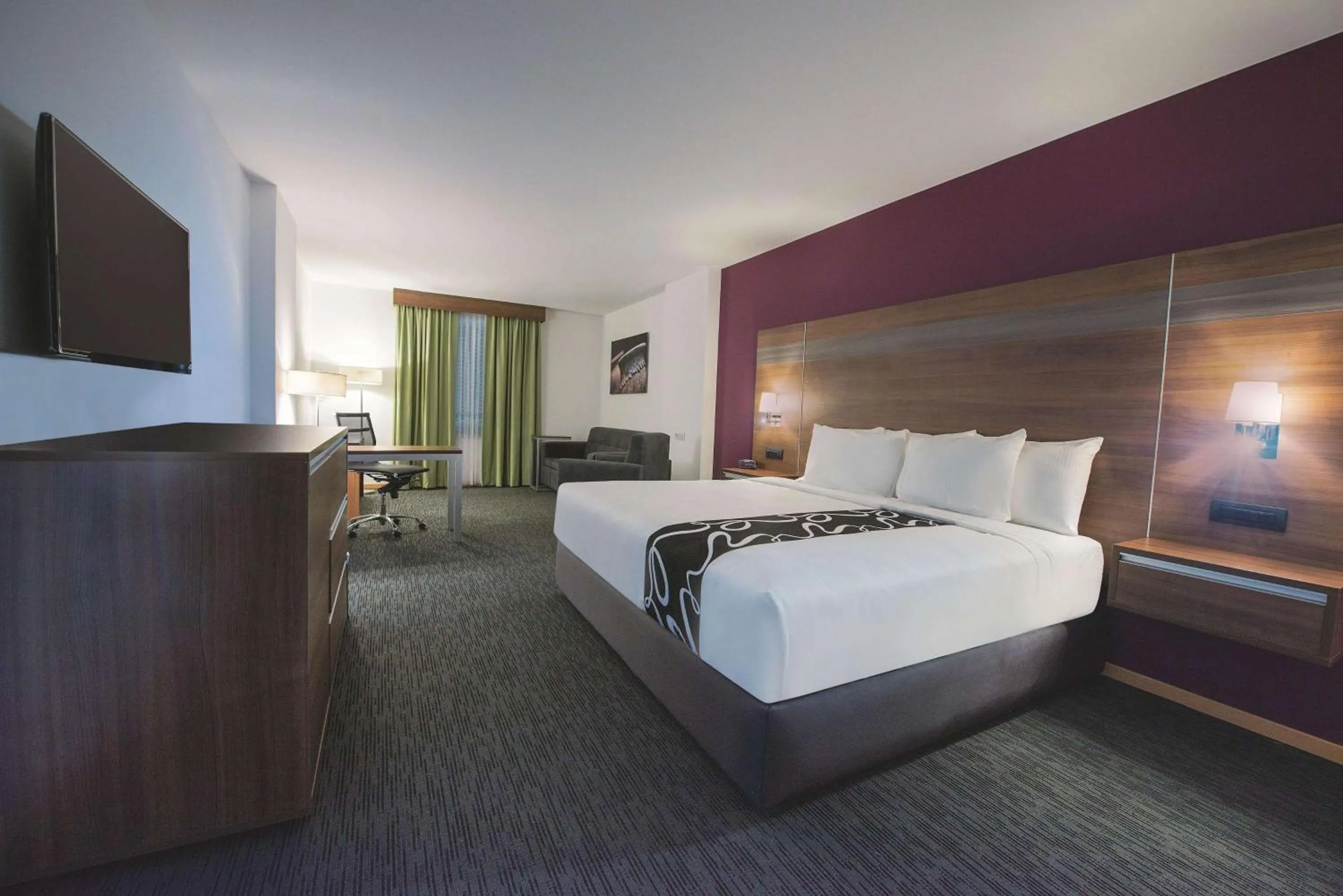 Photo of the whole room, Bed in La Quinta by Wyndham San Jose Chiapa Puebla