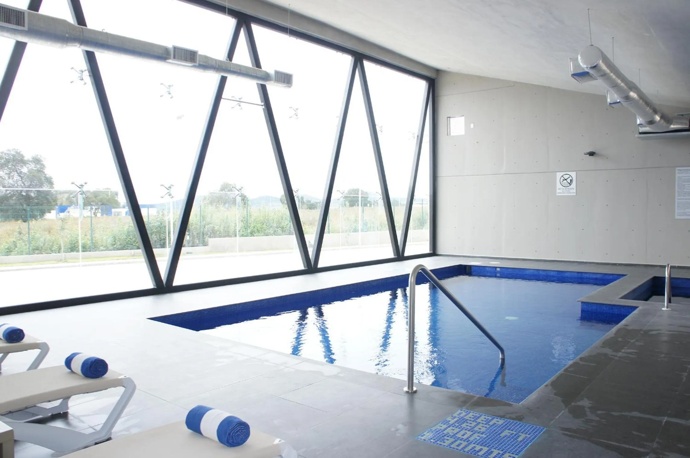 Swimming pool in La Quinta by Wyndham San Jose Chiapa Puebla