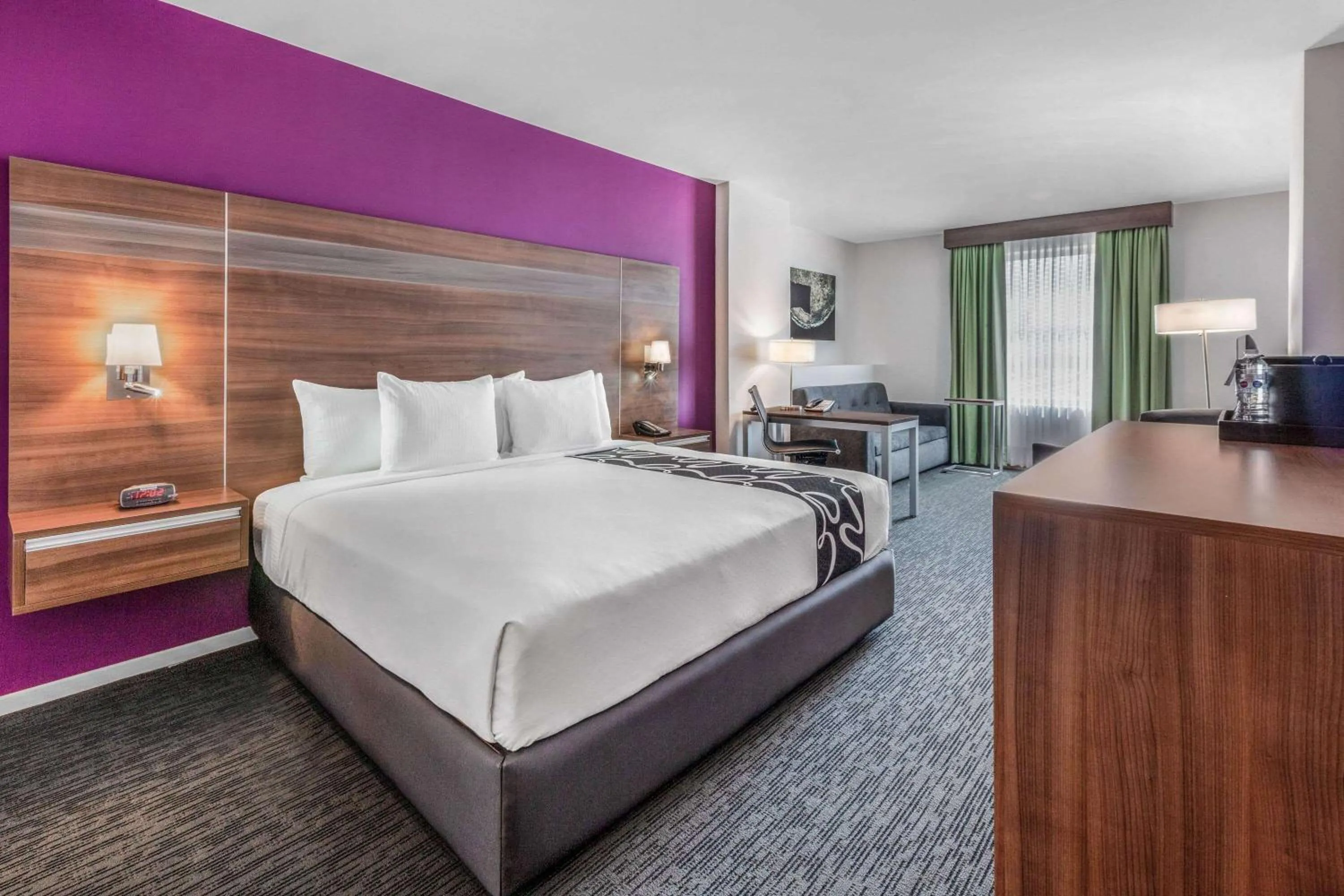 Photo of the whole room, Bed in La Quinta by Wyndham San Jose Chiapa Puebla