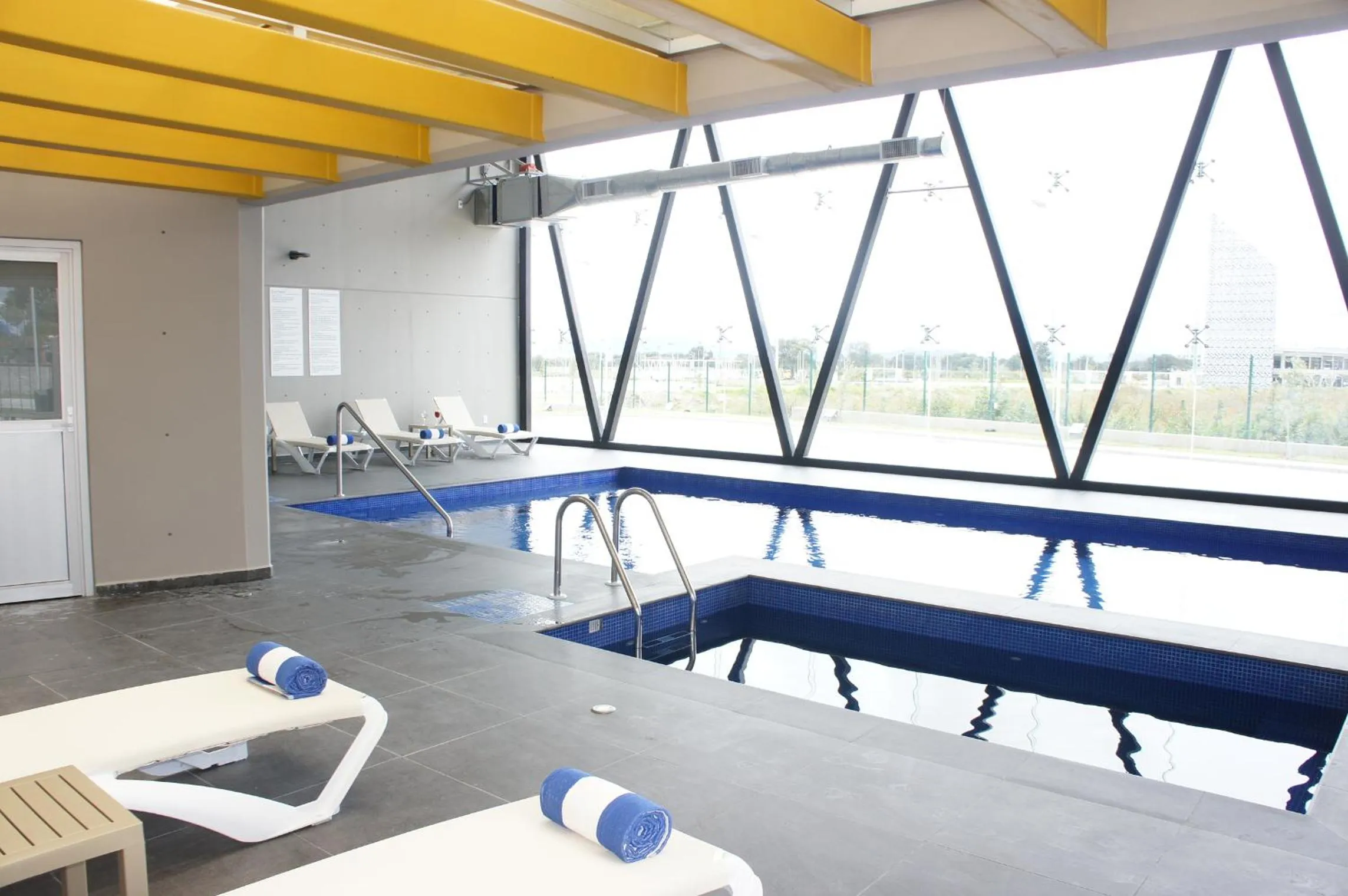 Swimming pool in La Quinta by Wyndham San Jose Chiapa Puebla