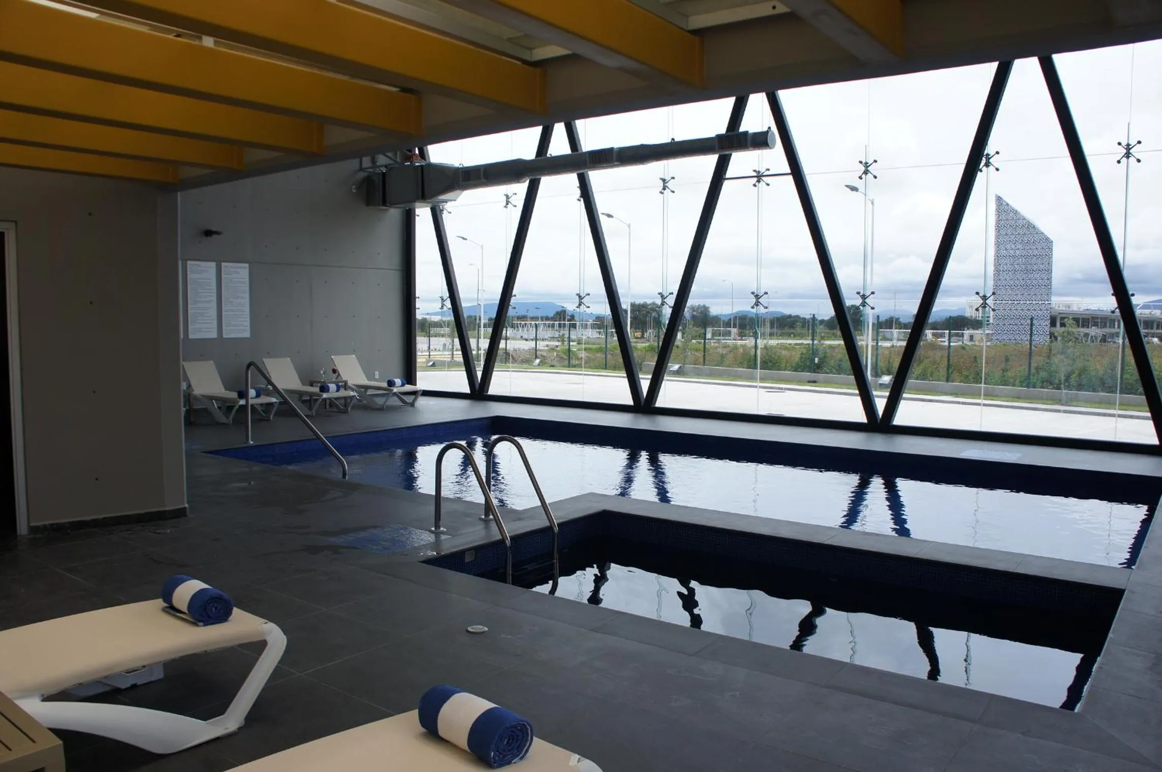 Swimming pool in La Quinta by Wyndham San Jose Chiapa Puebla