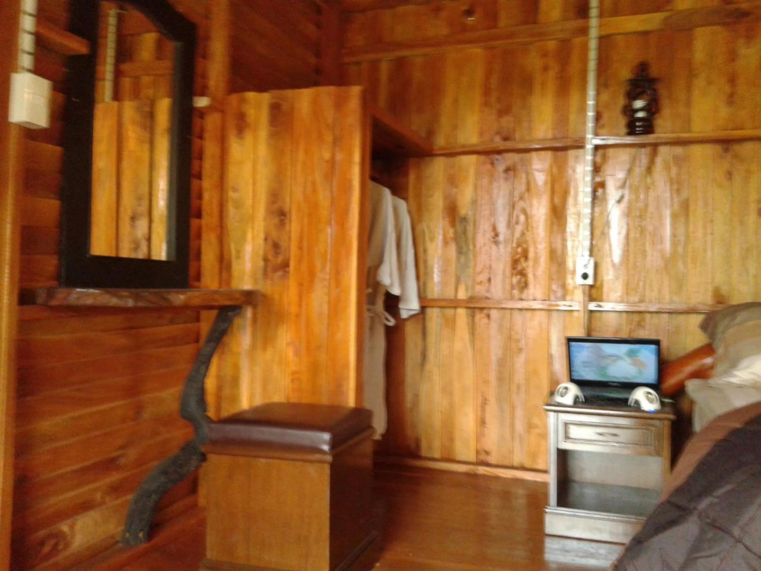 Photo of the whole room in Friendly Koh Jum