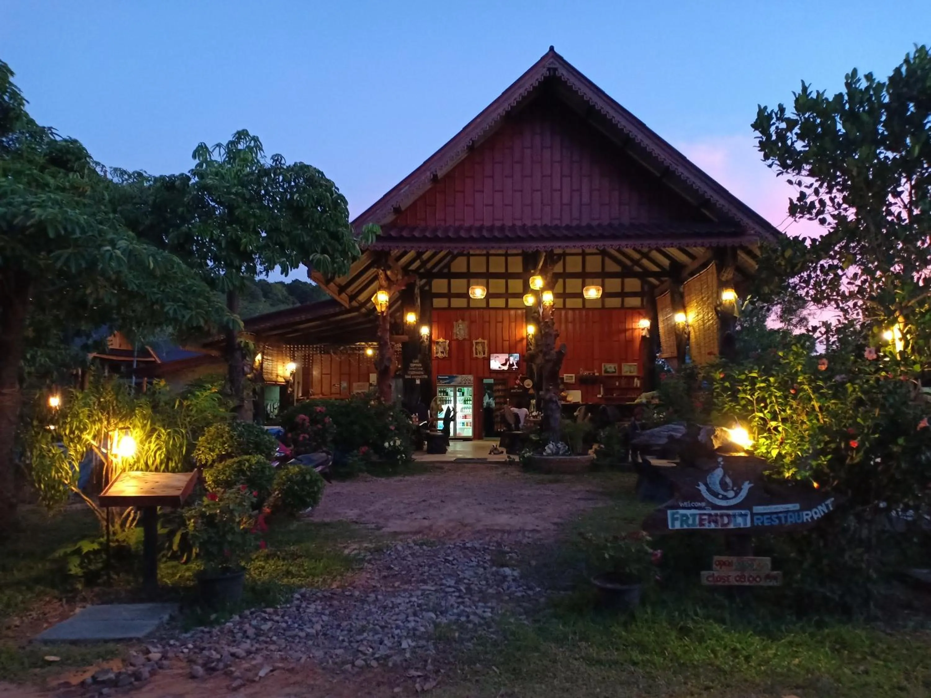 Restaurant/places to eat in Friendly Koh Jum