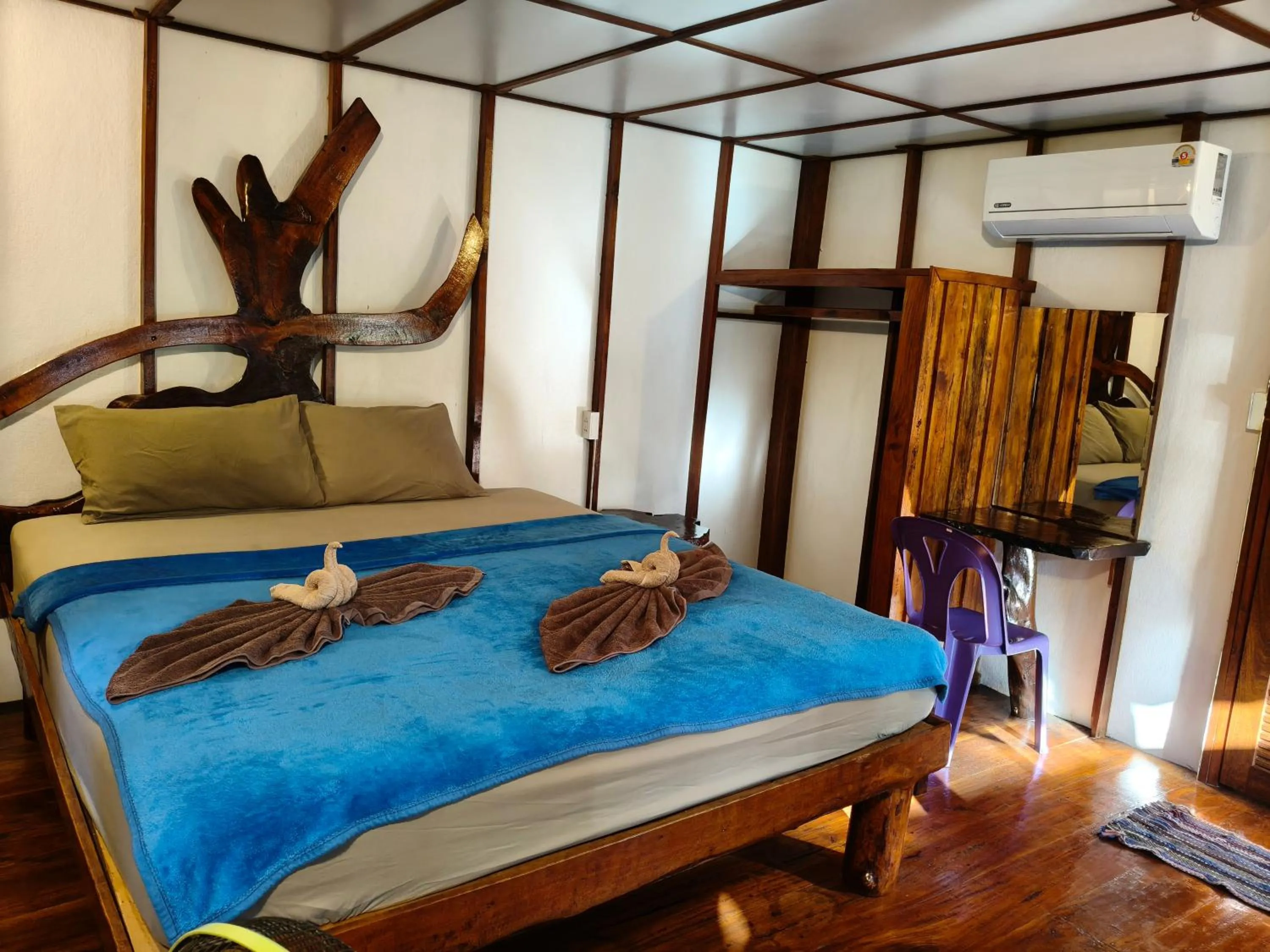 Bed in Friendly Koh Jum