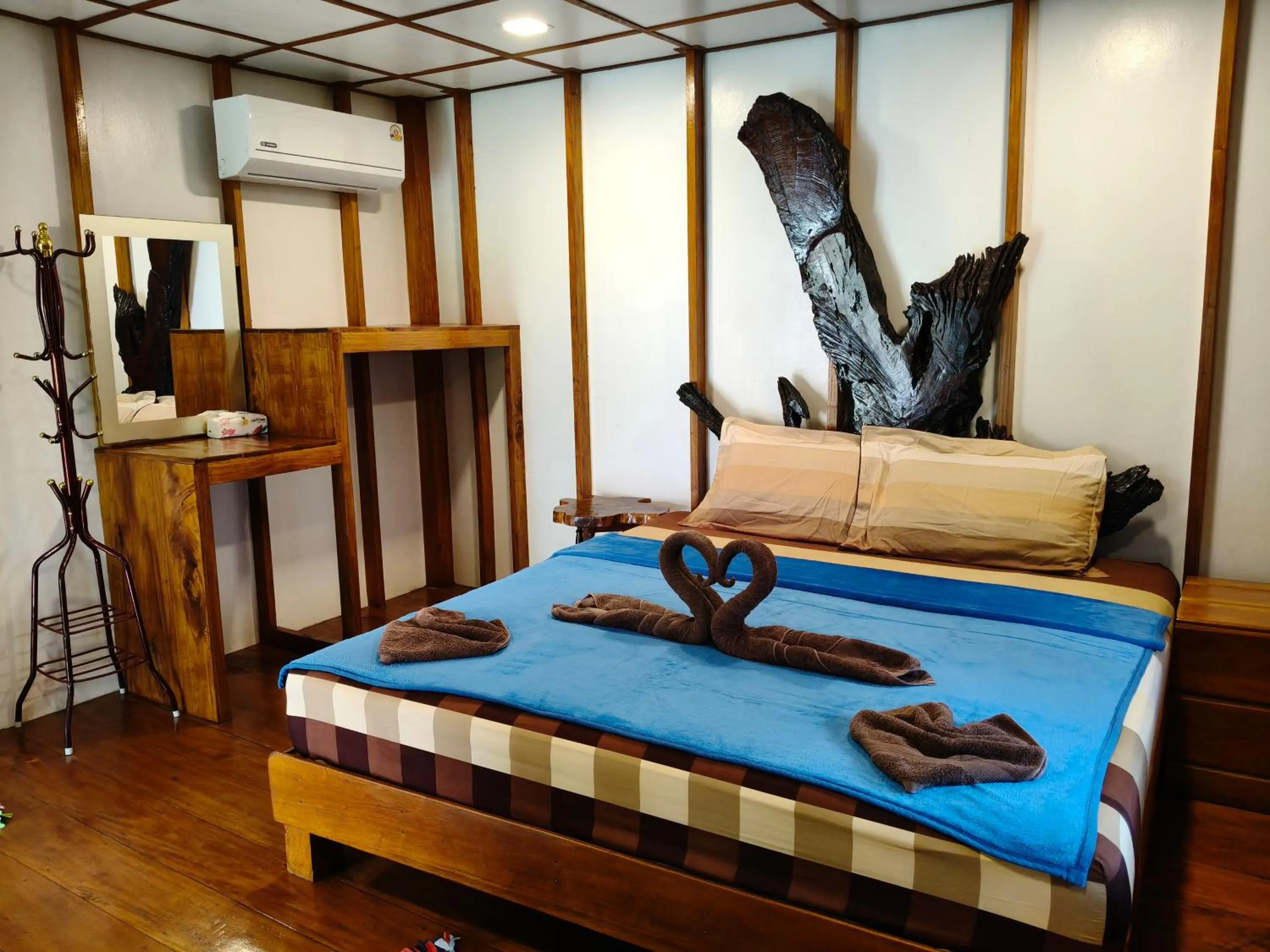 Bed in Friendly Koh Jum