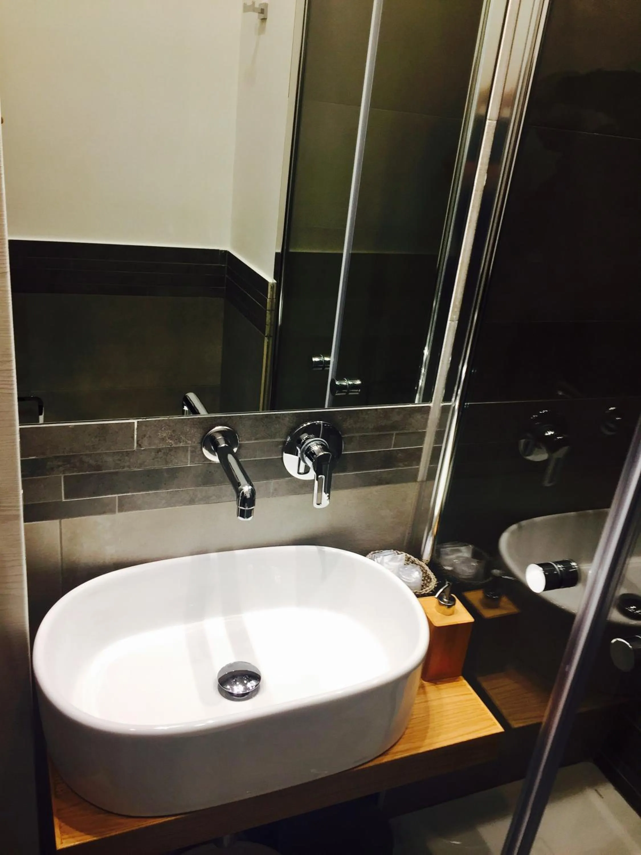 Bathroom in Bitré - Bed & Breakfast