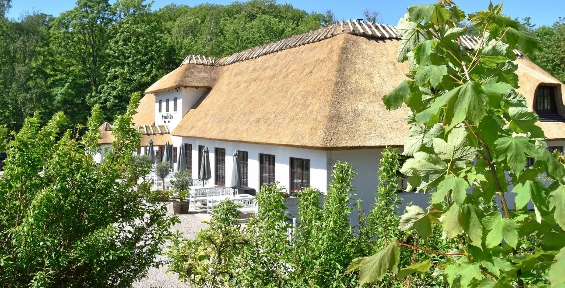 Property building in Bromølle Kro