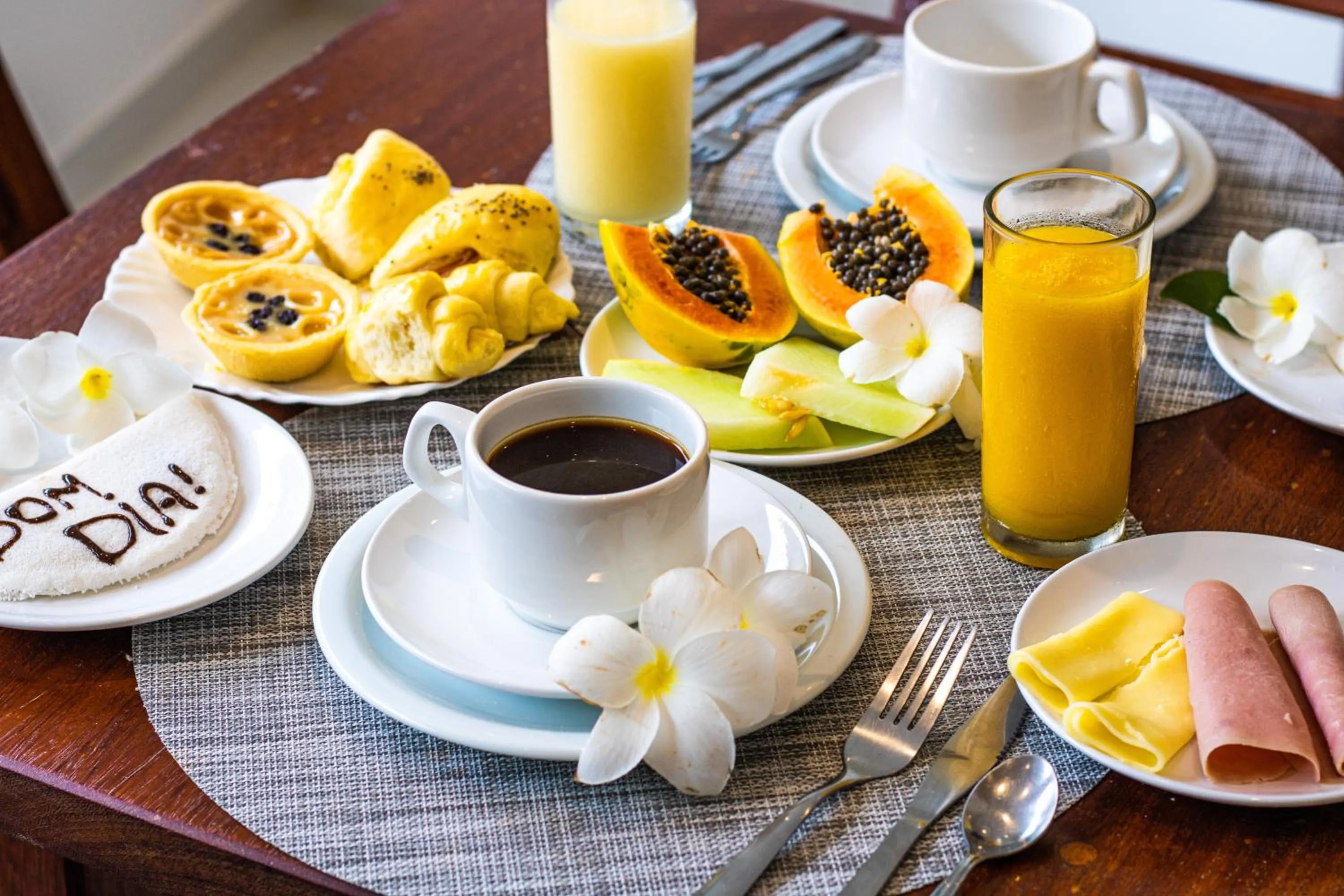 Breakfast in Vila do Morro Pousada