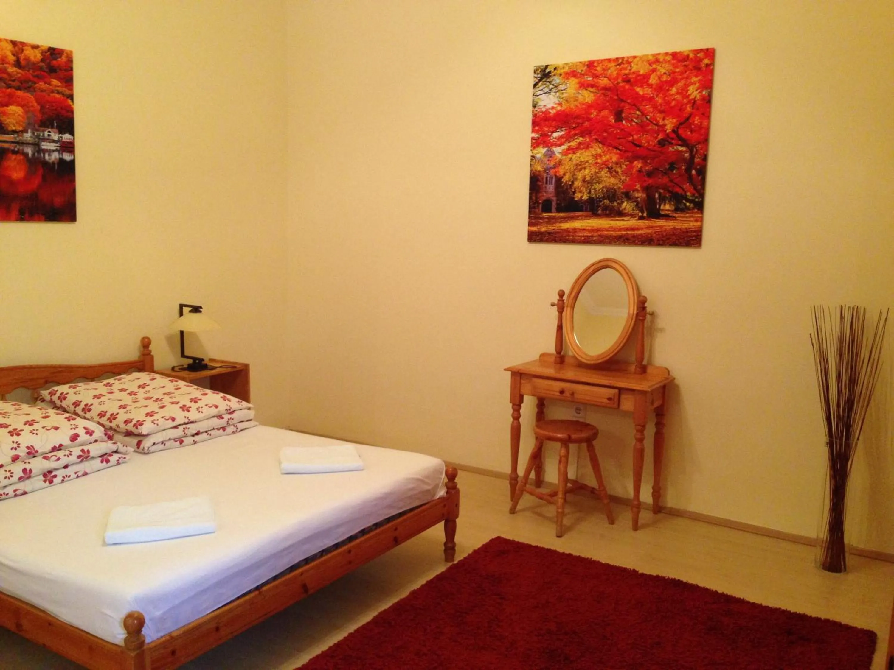 Living room, Bed in Péterfia Apartman