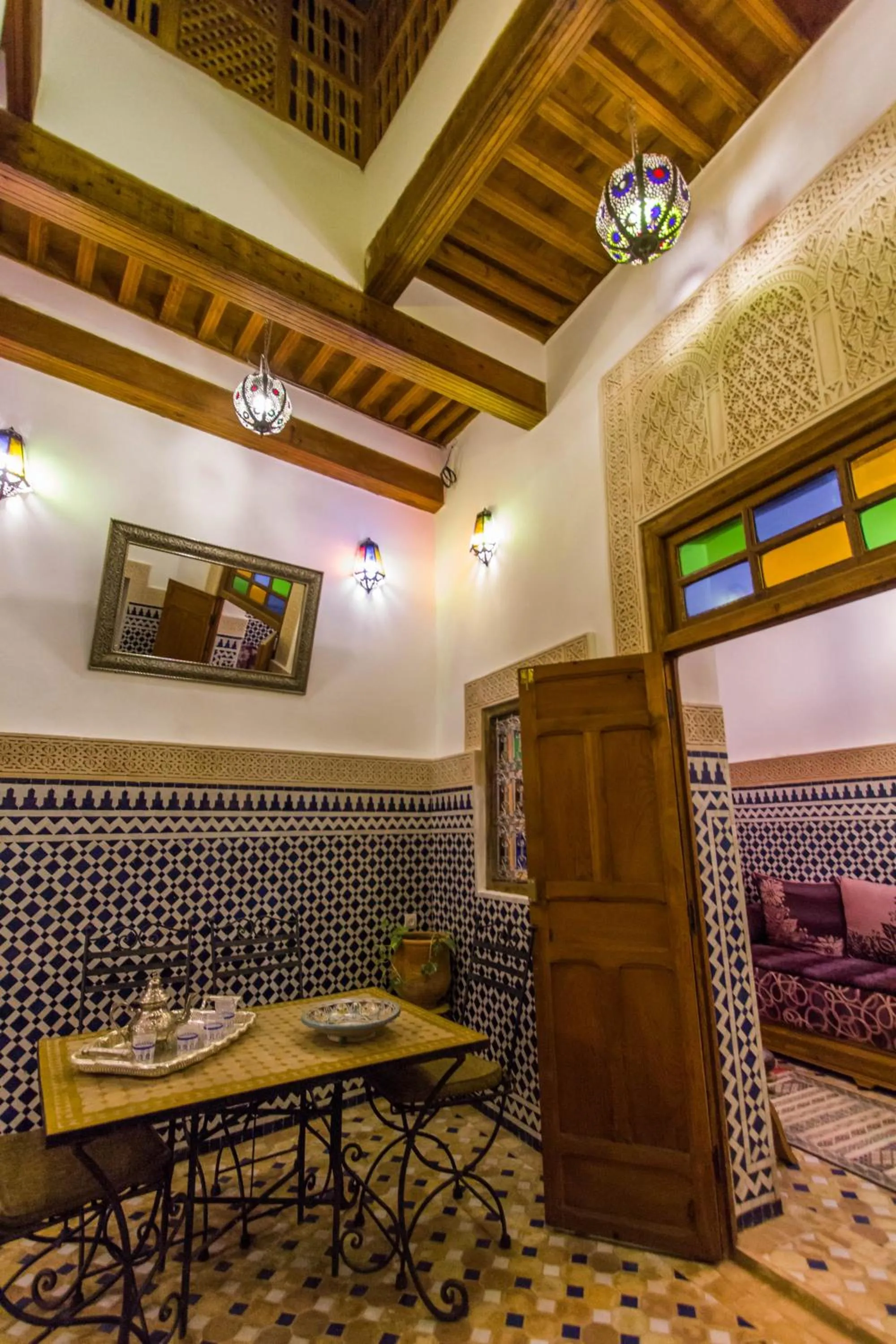 Restaurant/places to eat in Dar Bhija