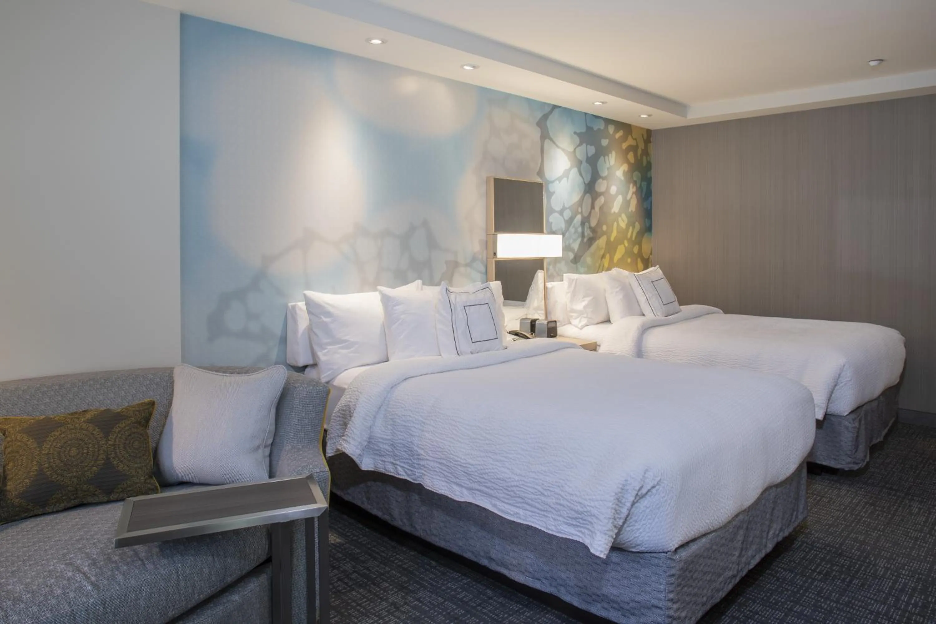 Bedroom, Bed in Courtyard by Marriott New York Queens/Fresh Meadows