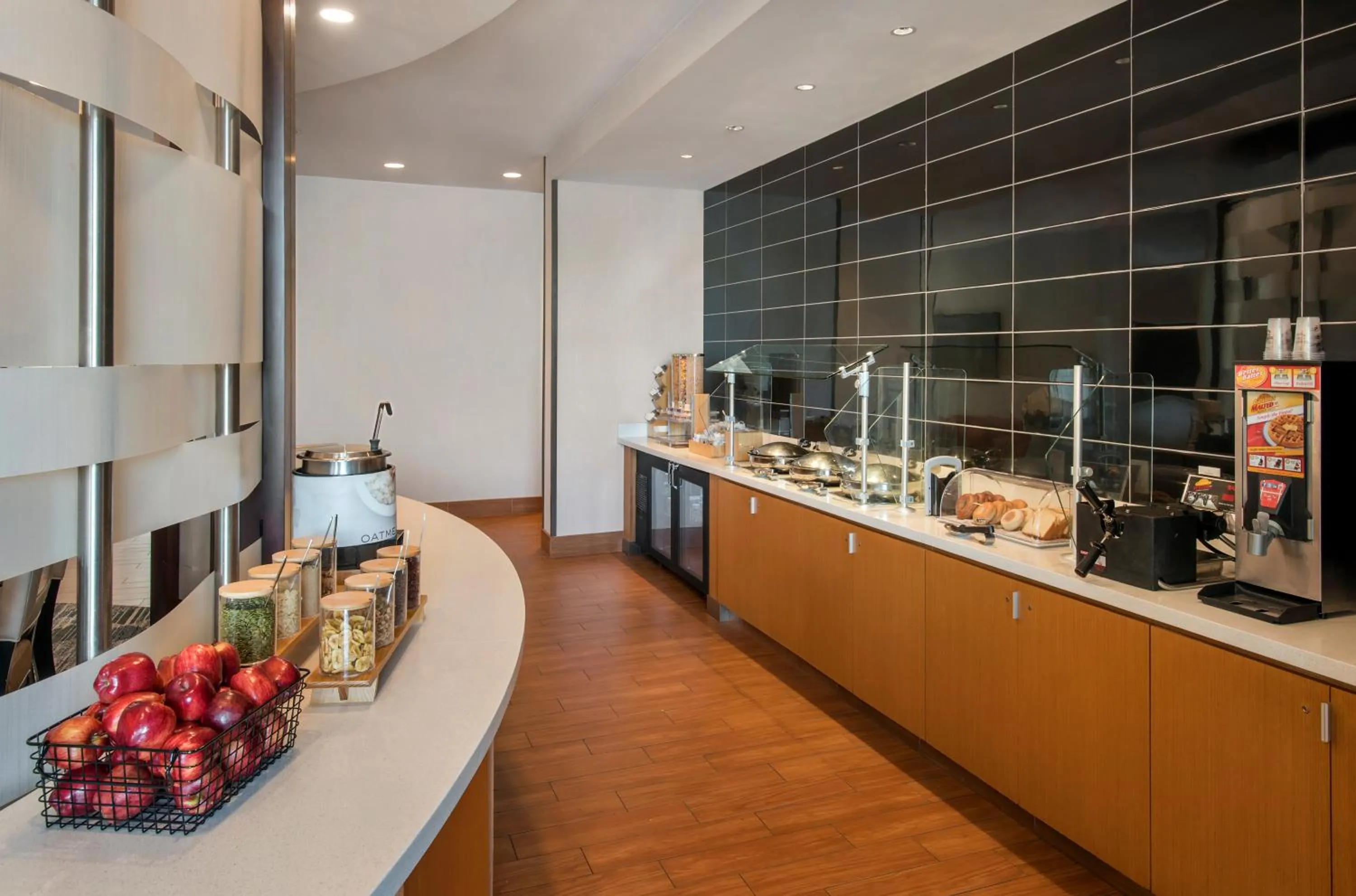 Buffet breakfast in SpringHill Suites by Marriott Mount Laurel