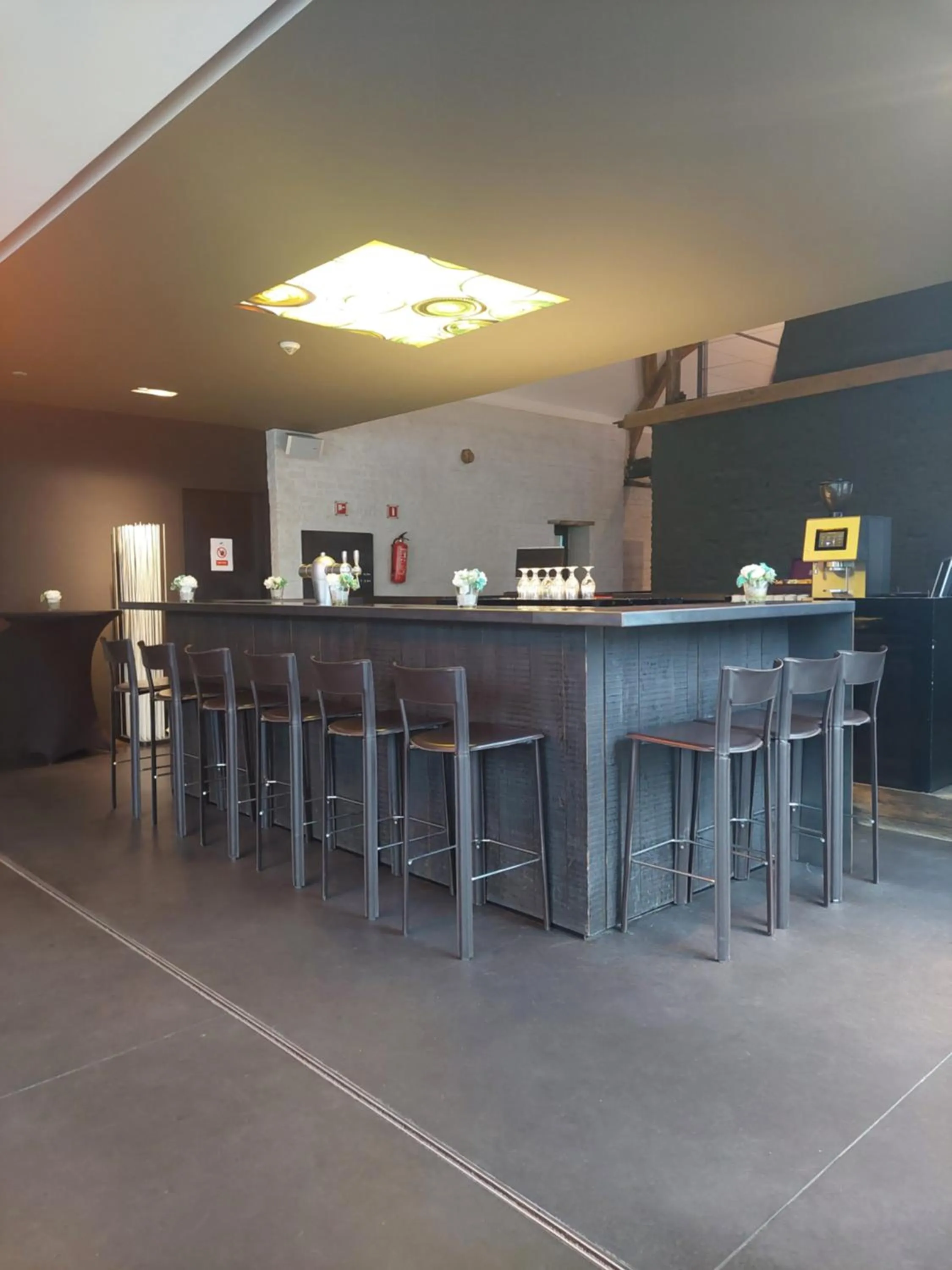 Lounge or bar in D-Hotel