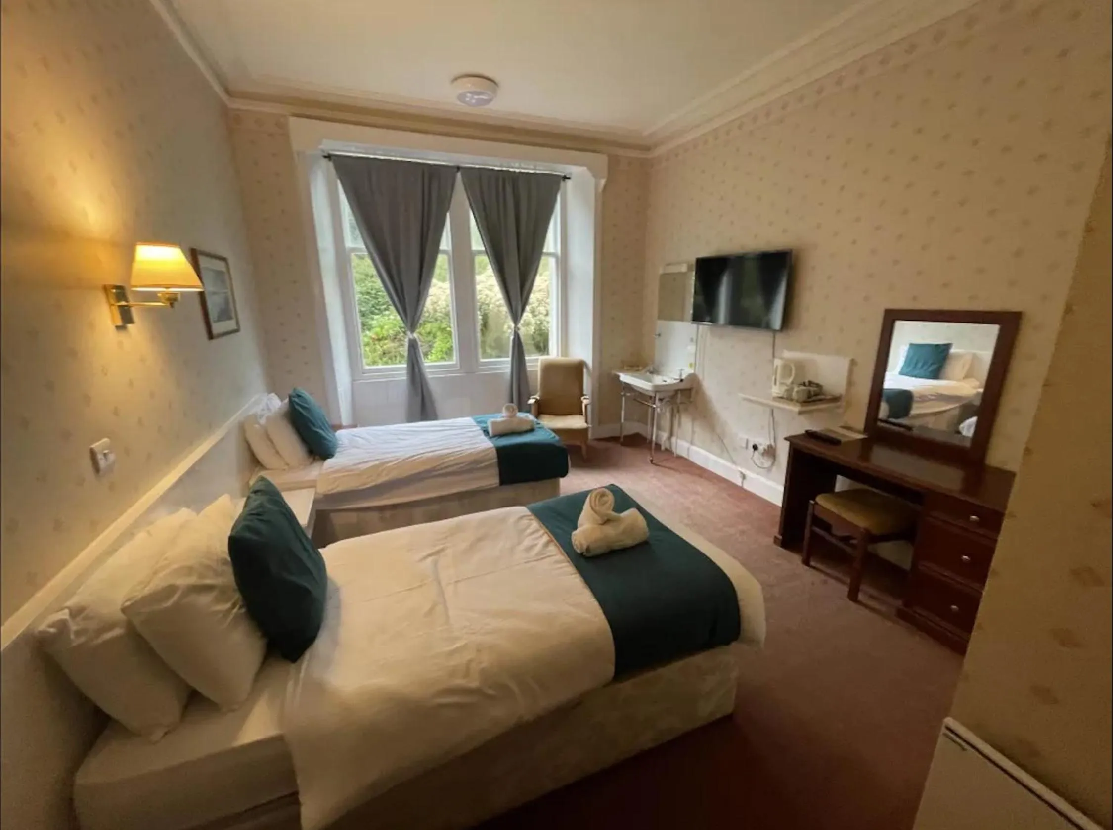 Bed in The Stromness Hotel