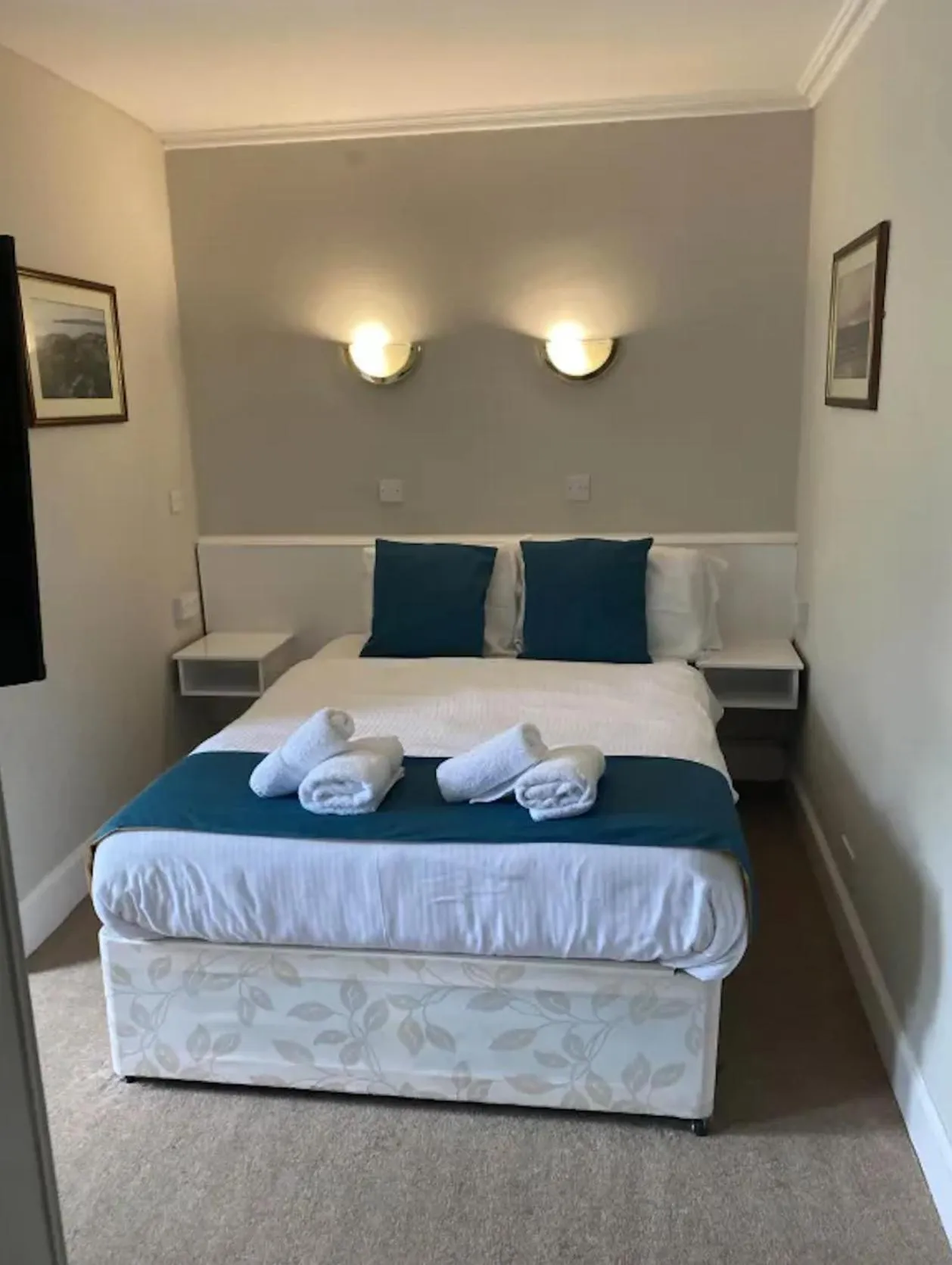 Bed in The Stromness Hotel