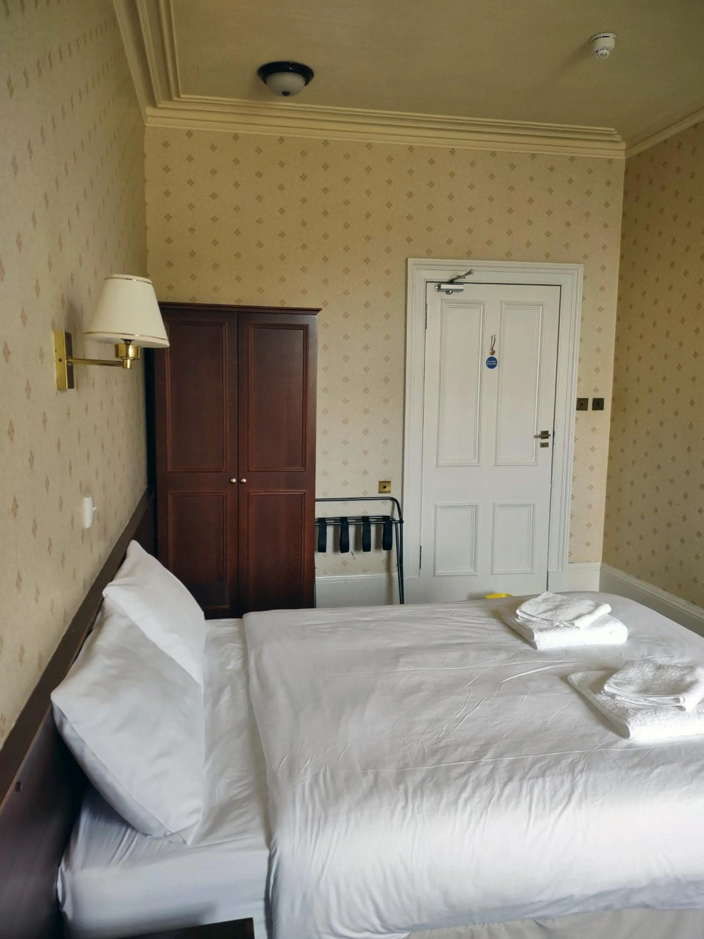 Bed in The Stromness Hotel