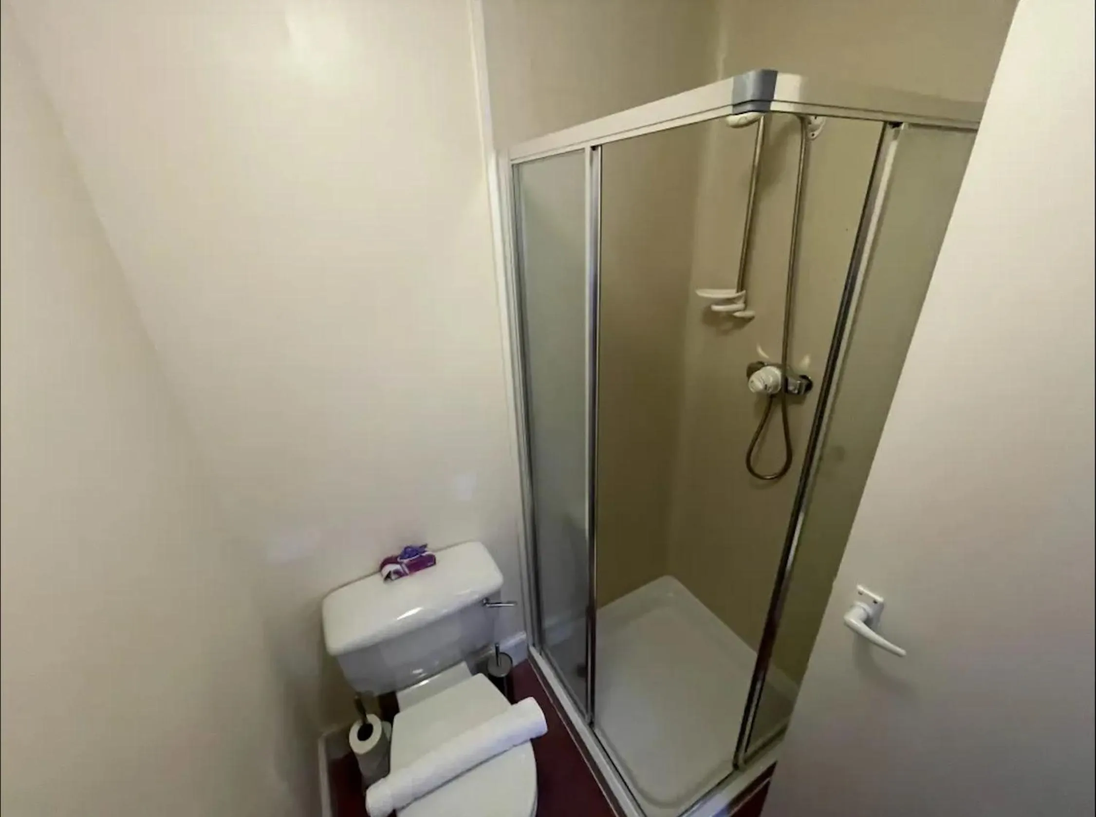 Bathroom in The Stromness Hotel