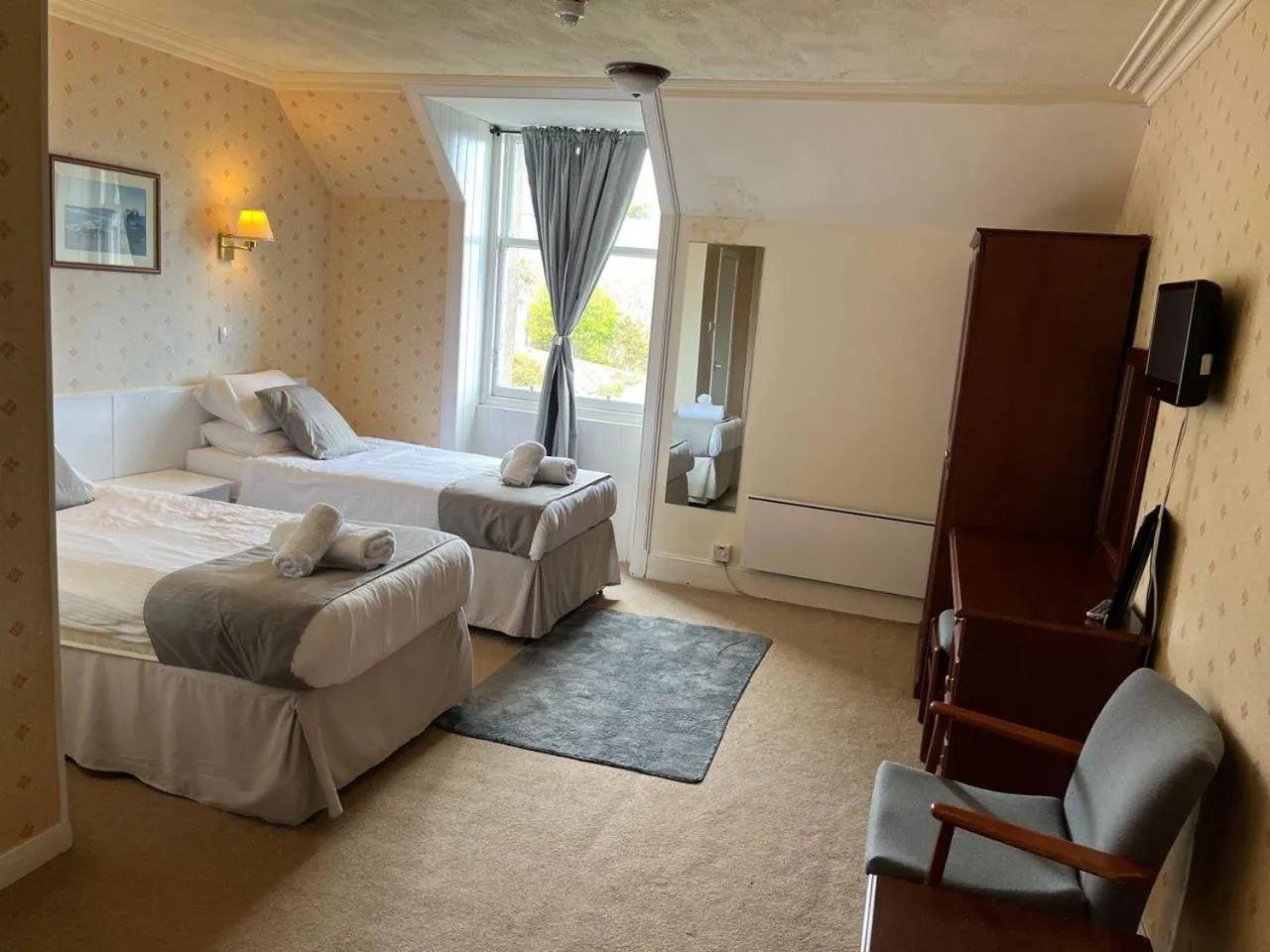 Bed in The Stromness Hotel