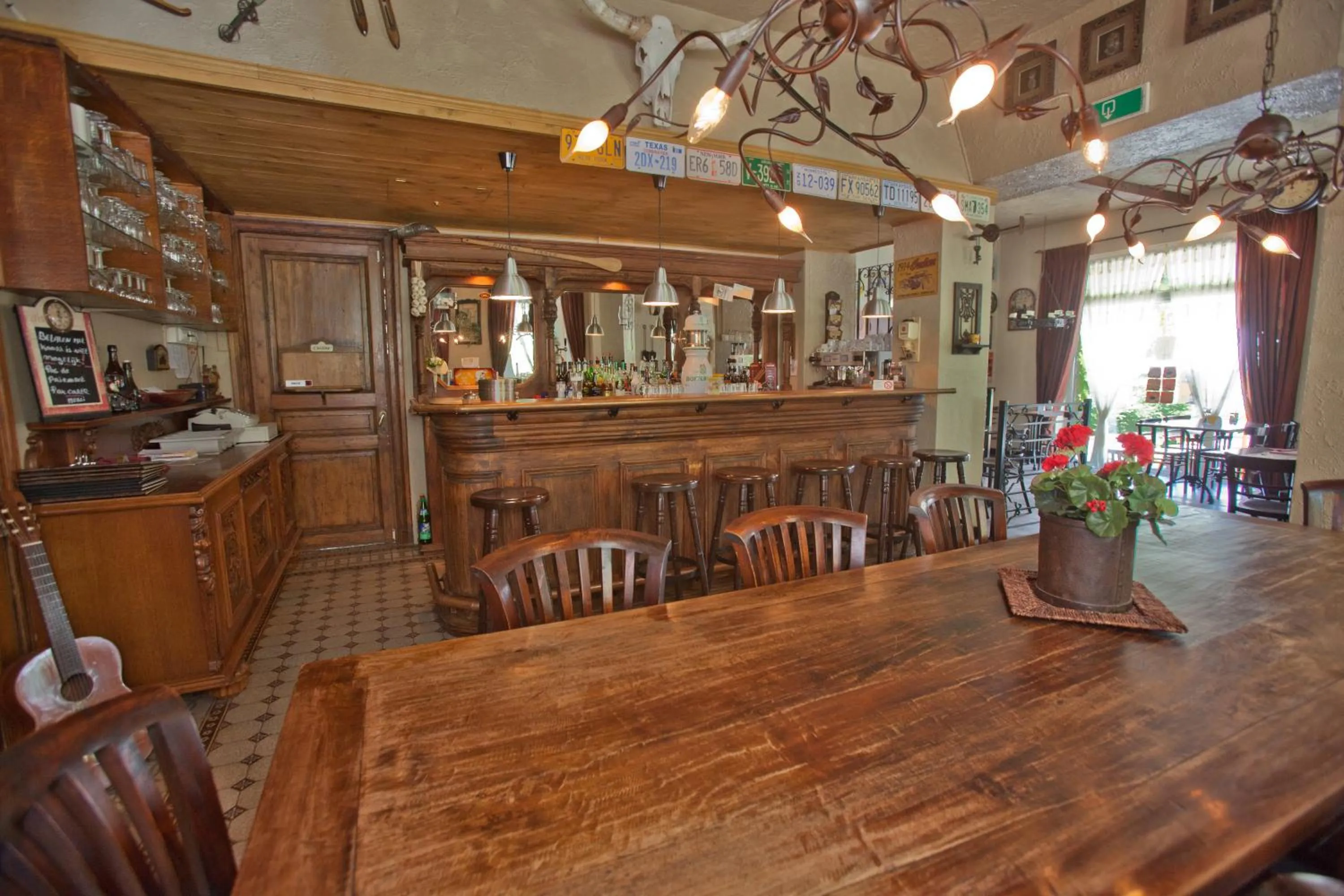 Communal lounge/ TV room in B&B-Restaurant Porte de la Lienne