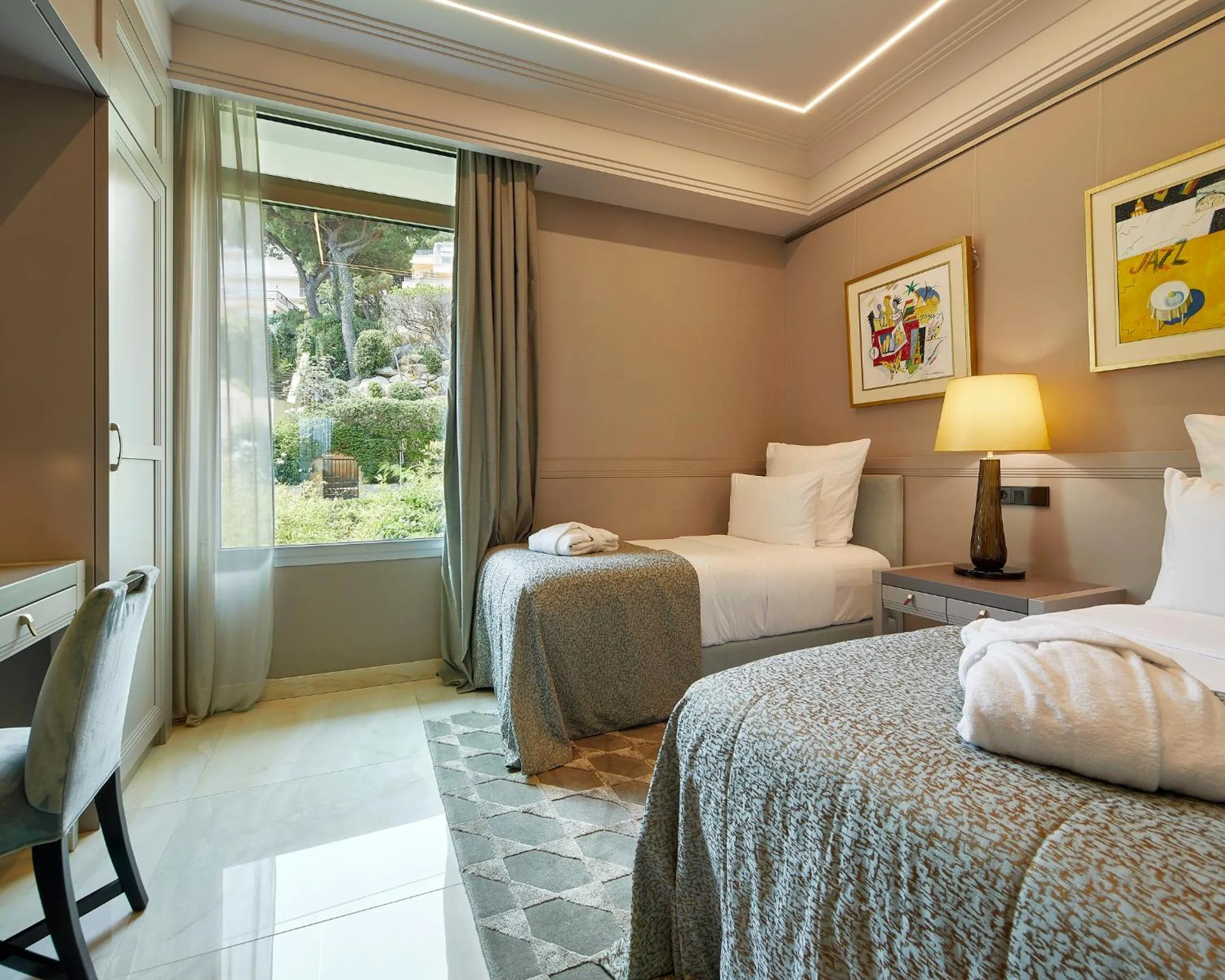 Bed in Alàbriga Hotel GL