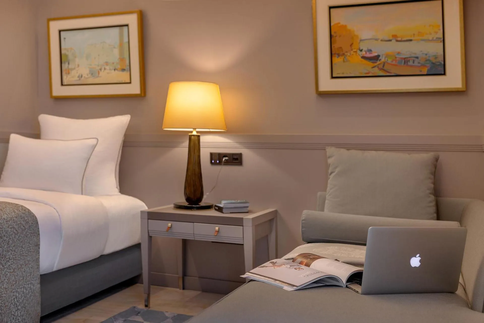 Bed in Alàbriga Hotel GL