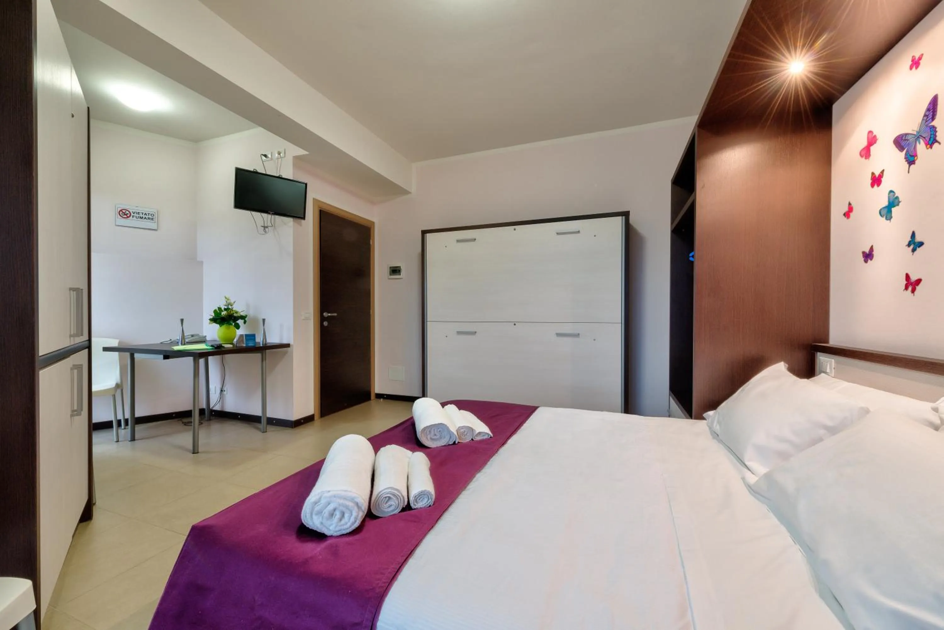 Living room, Bed in AppartaHotel