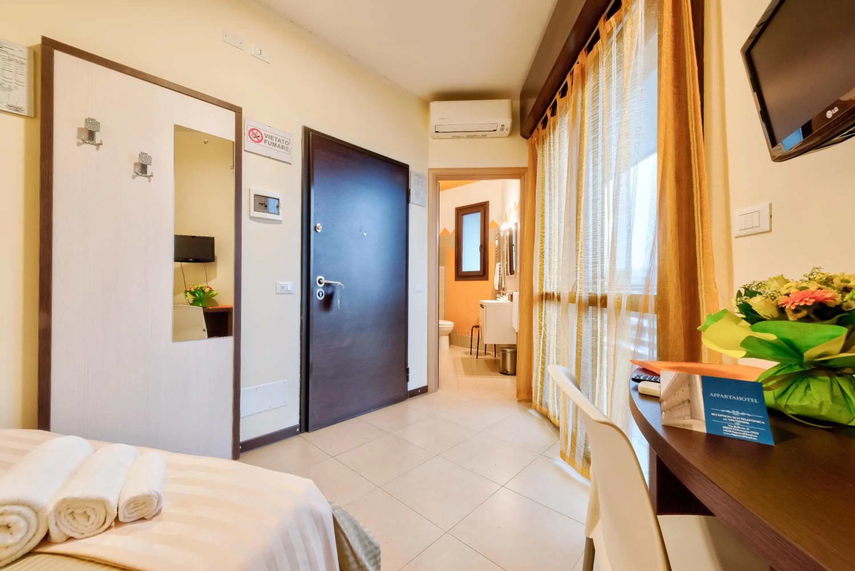 Photo of the whole room, Bed in AppartaHotel