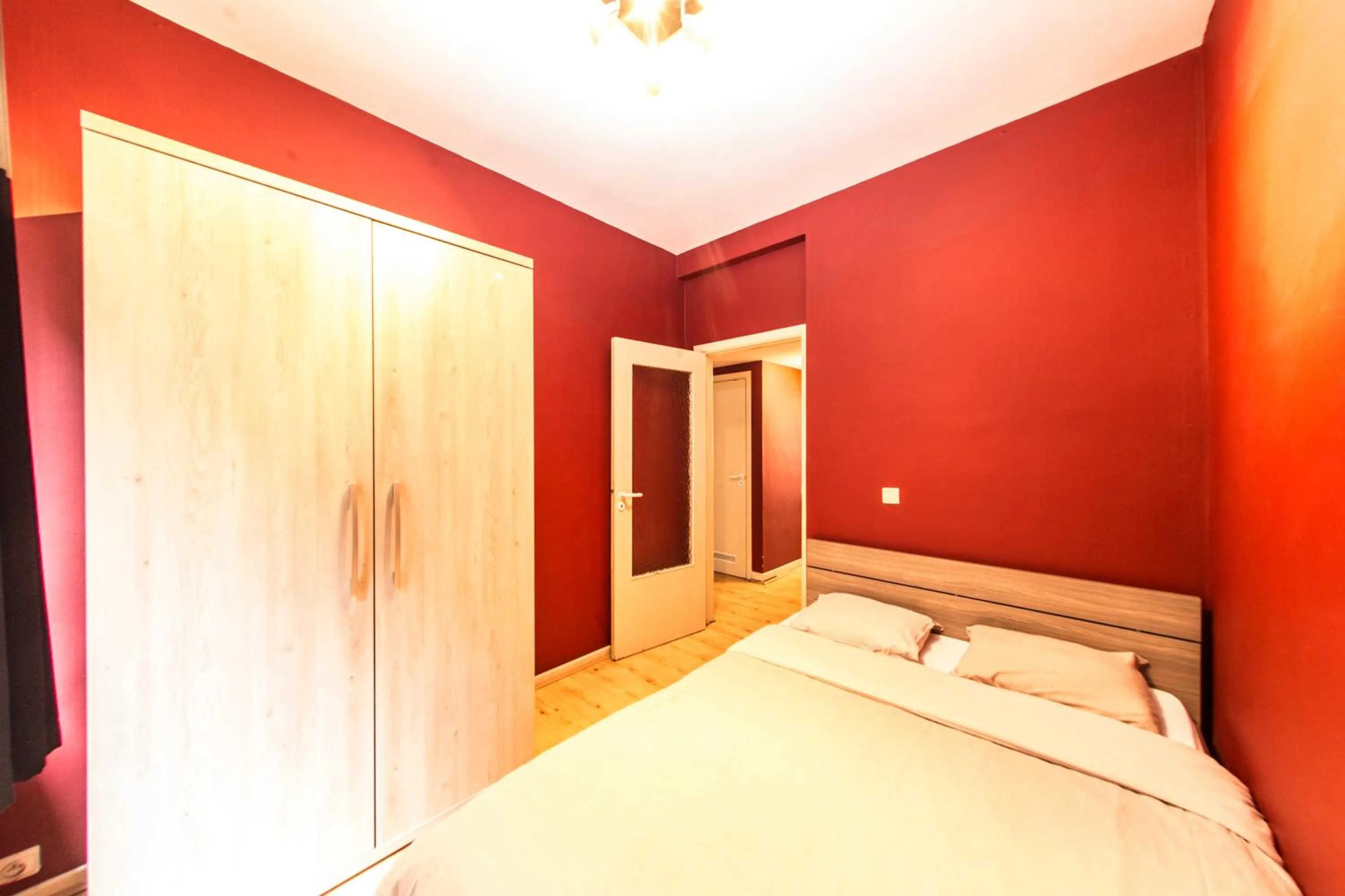 Bedroom in Rentbynight Aparthotel