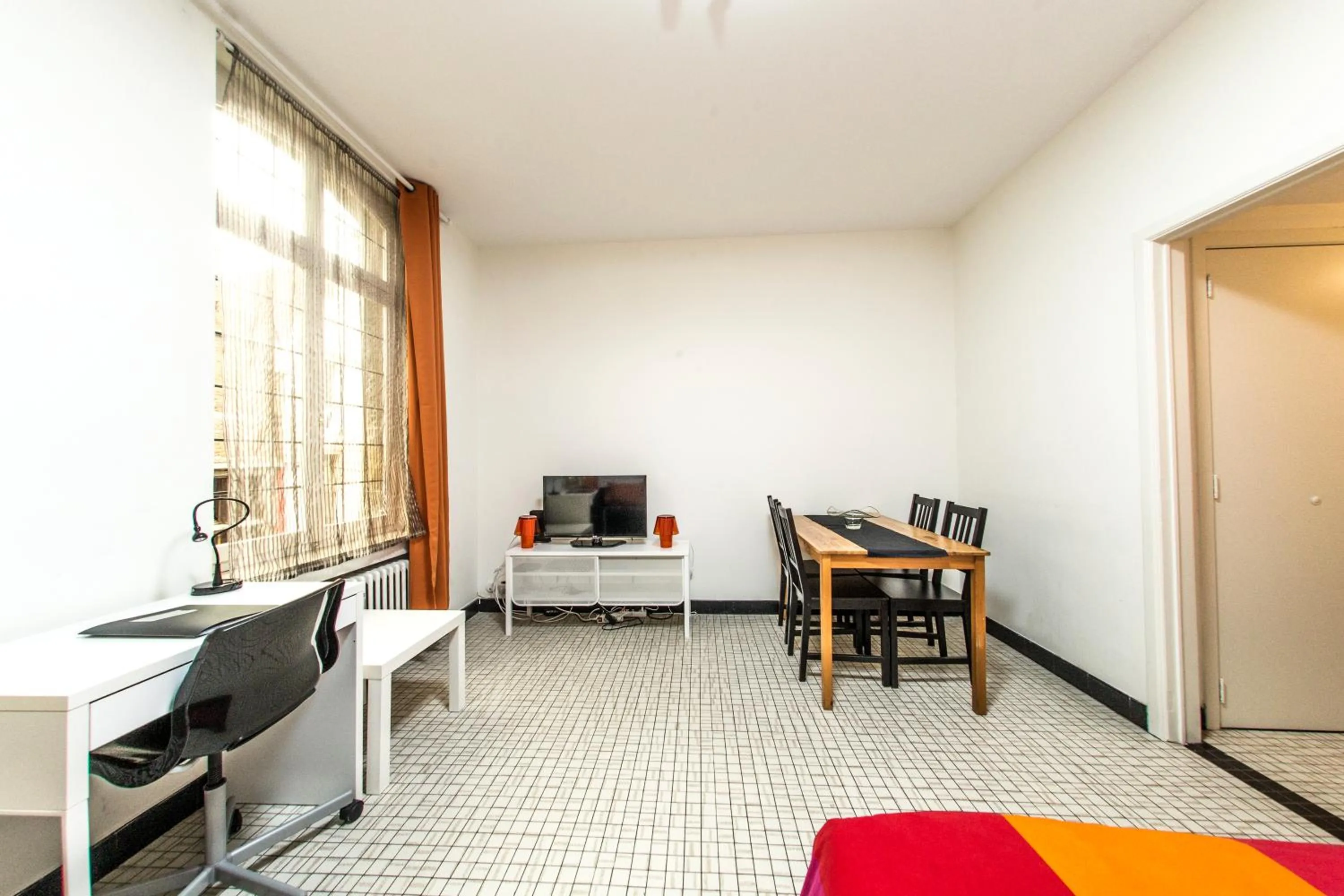 Dining area in Rentbynight Aparthotel