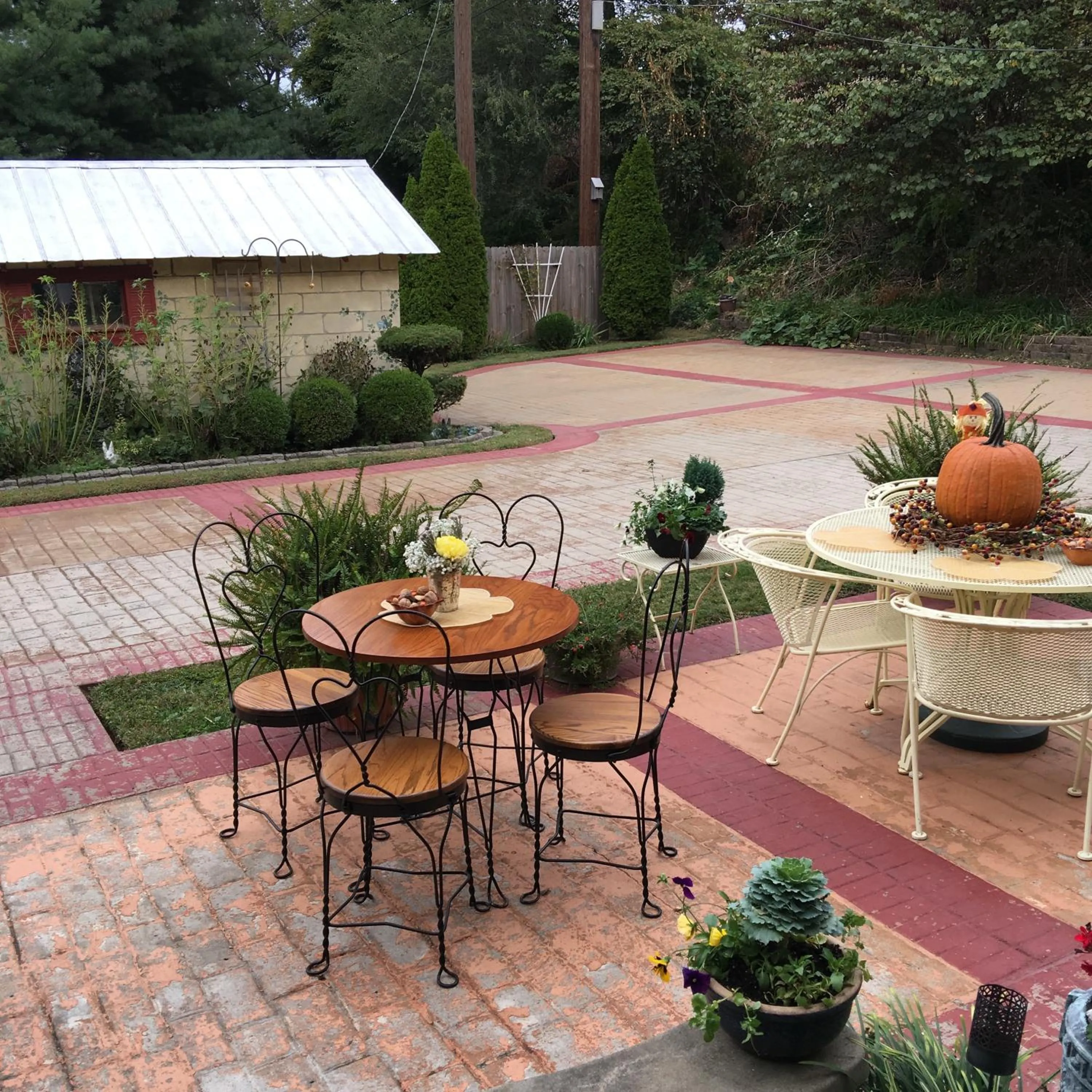 Patio in L&N Bed and Breakfast Ltd