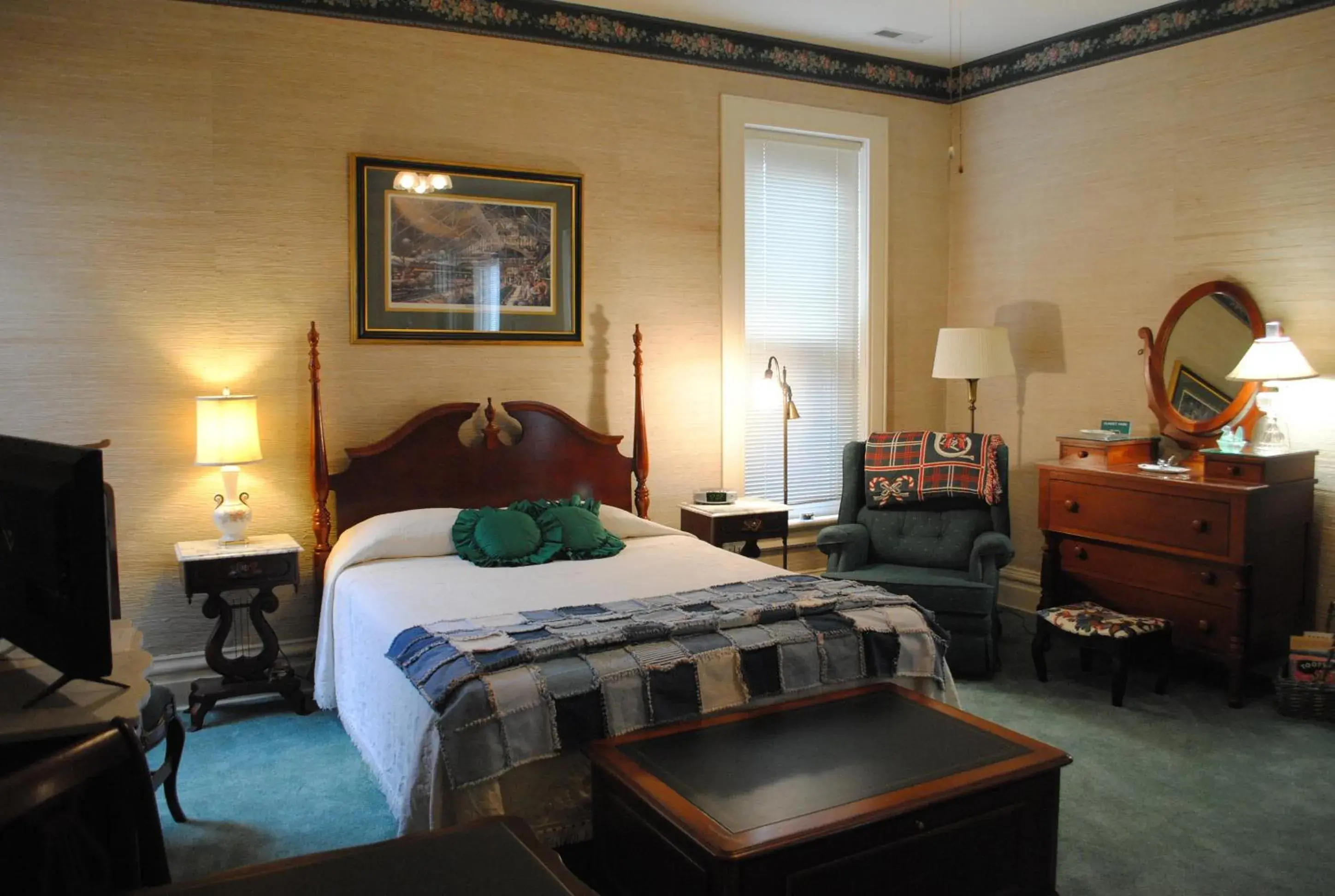 Deluxe Queen Room in L&N Bed and Breakfast Ltd Deluxe Queen Room in L&N Bed and Breakfast Ltd