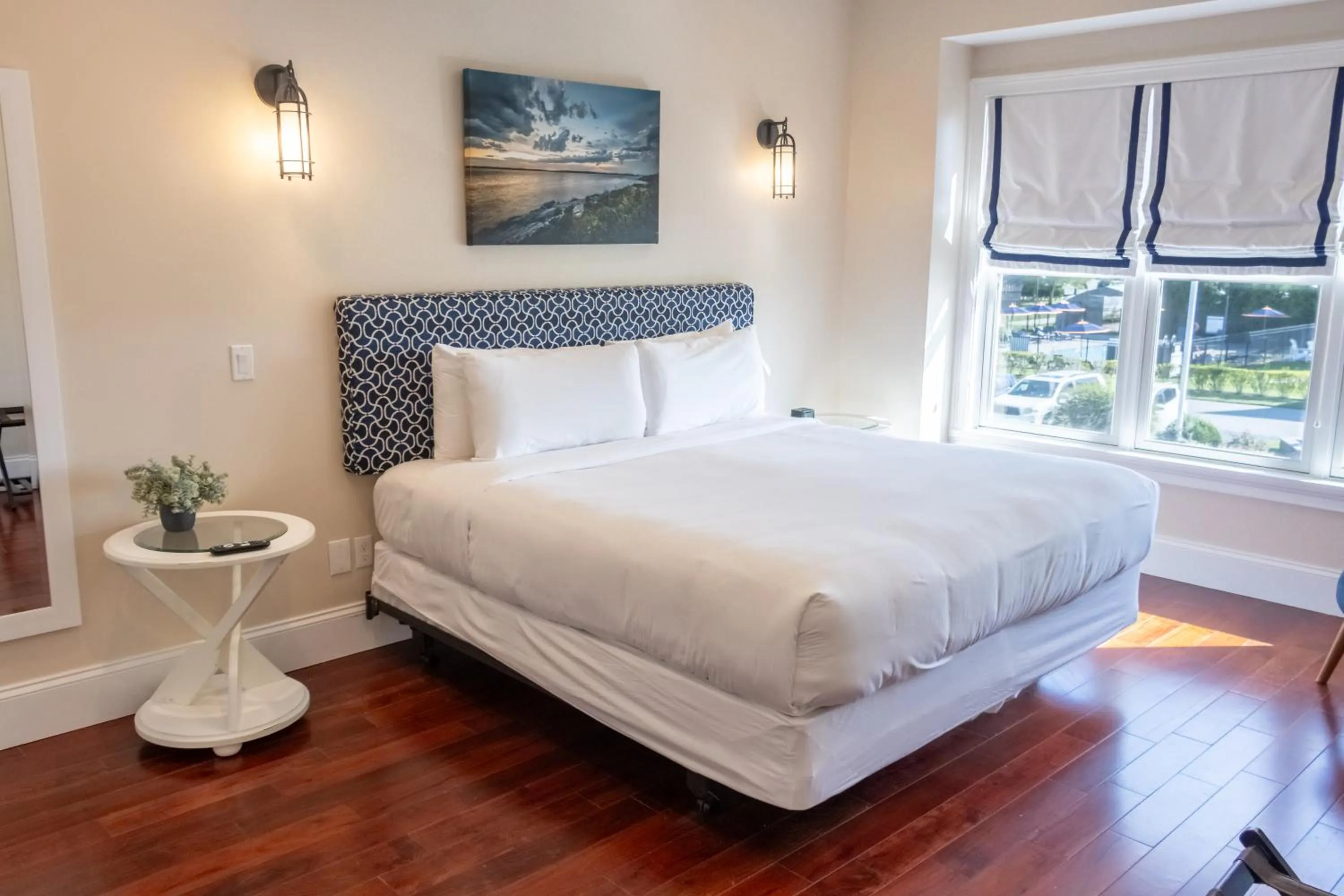 Bed in The East Island Reserve Hotel