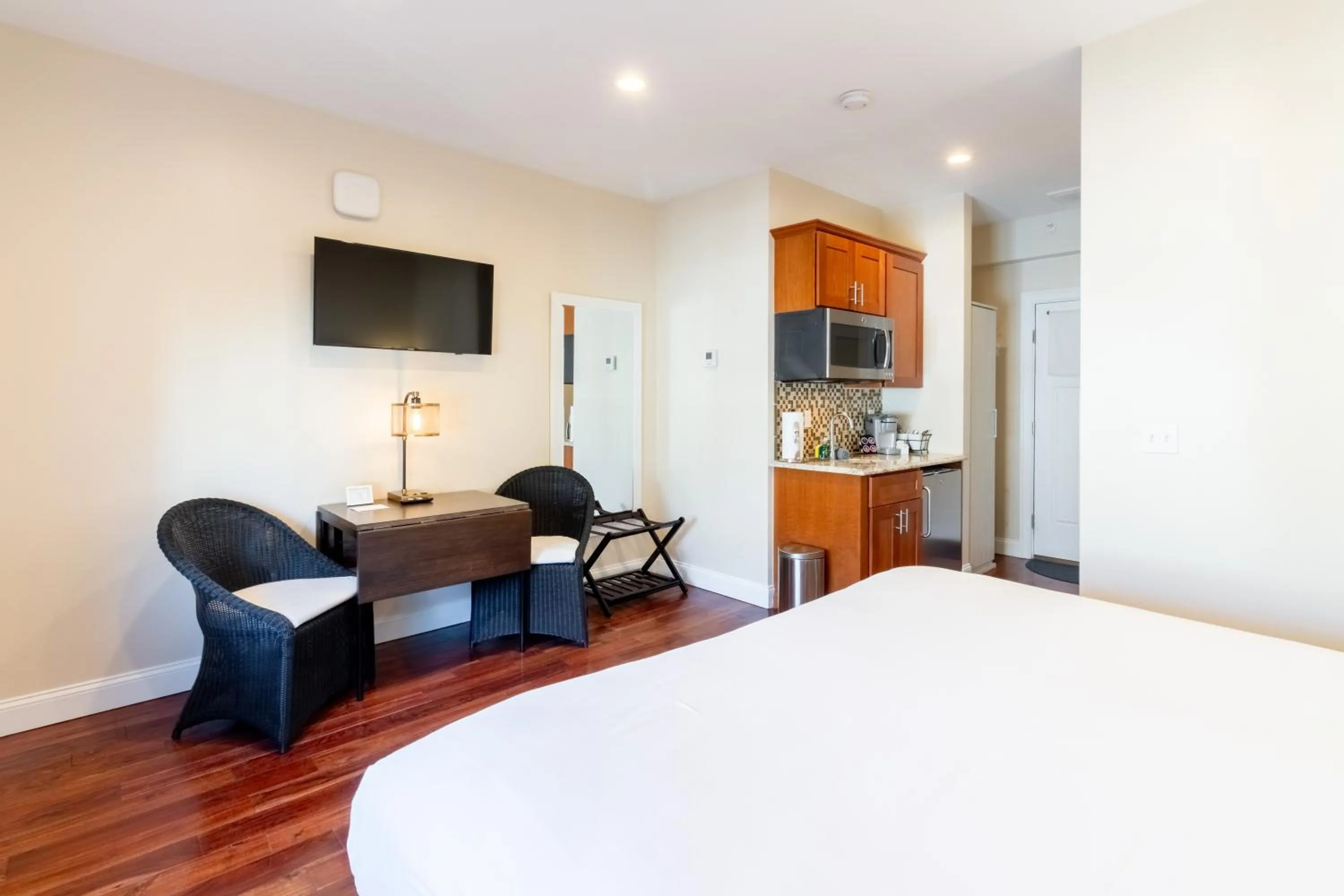 Bed in The East Island Reserve Hotel