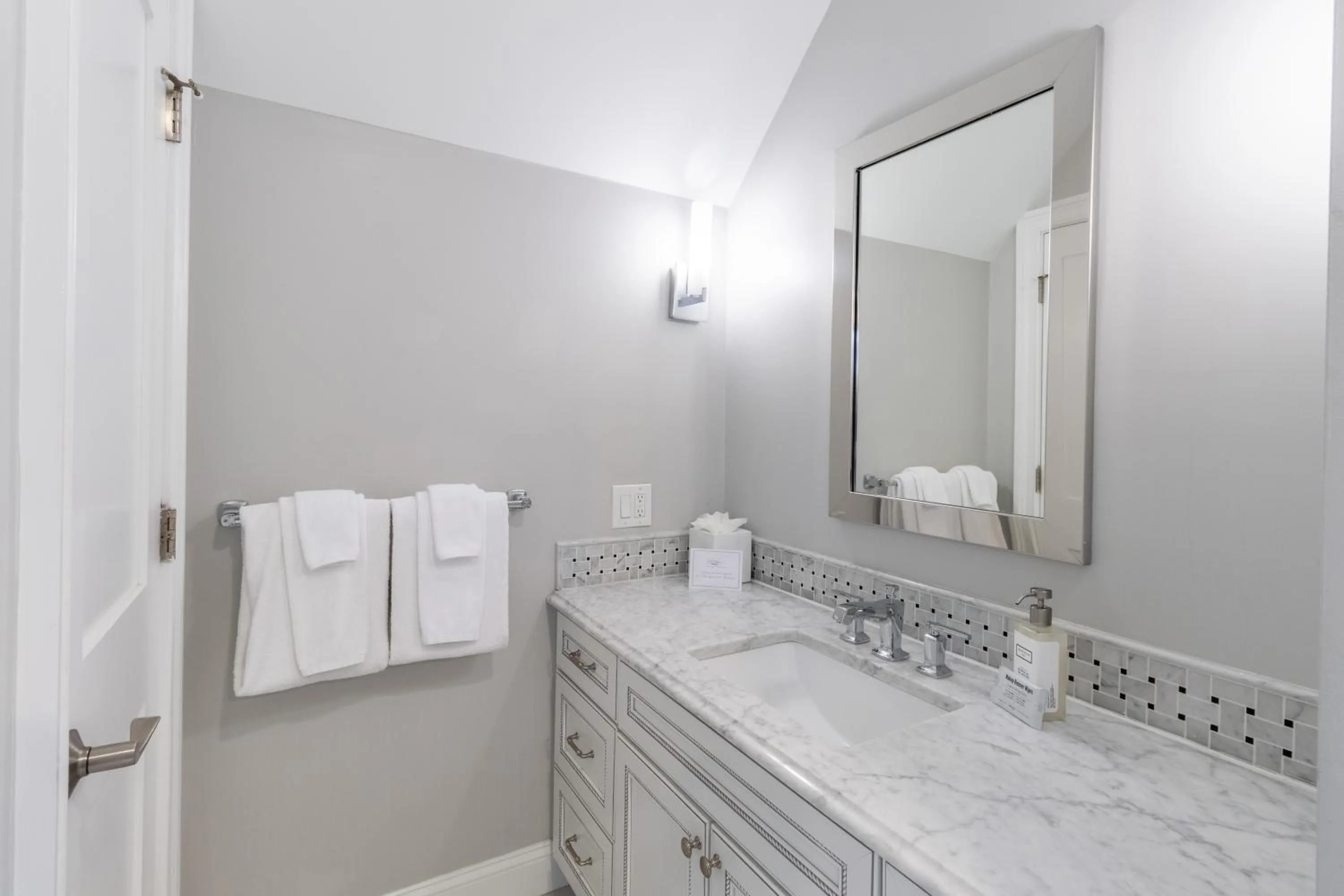 The East Island Reserve Hotel