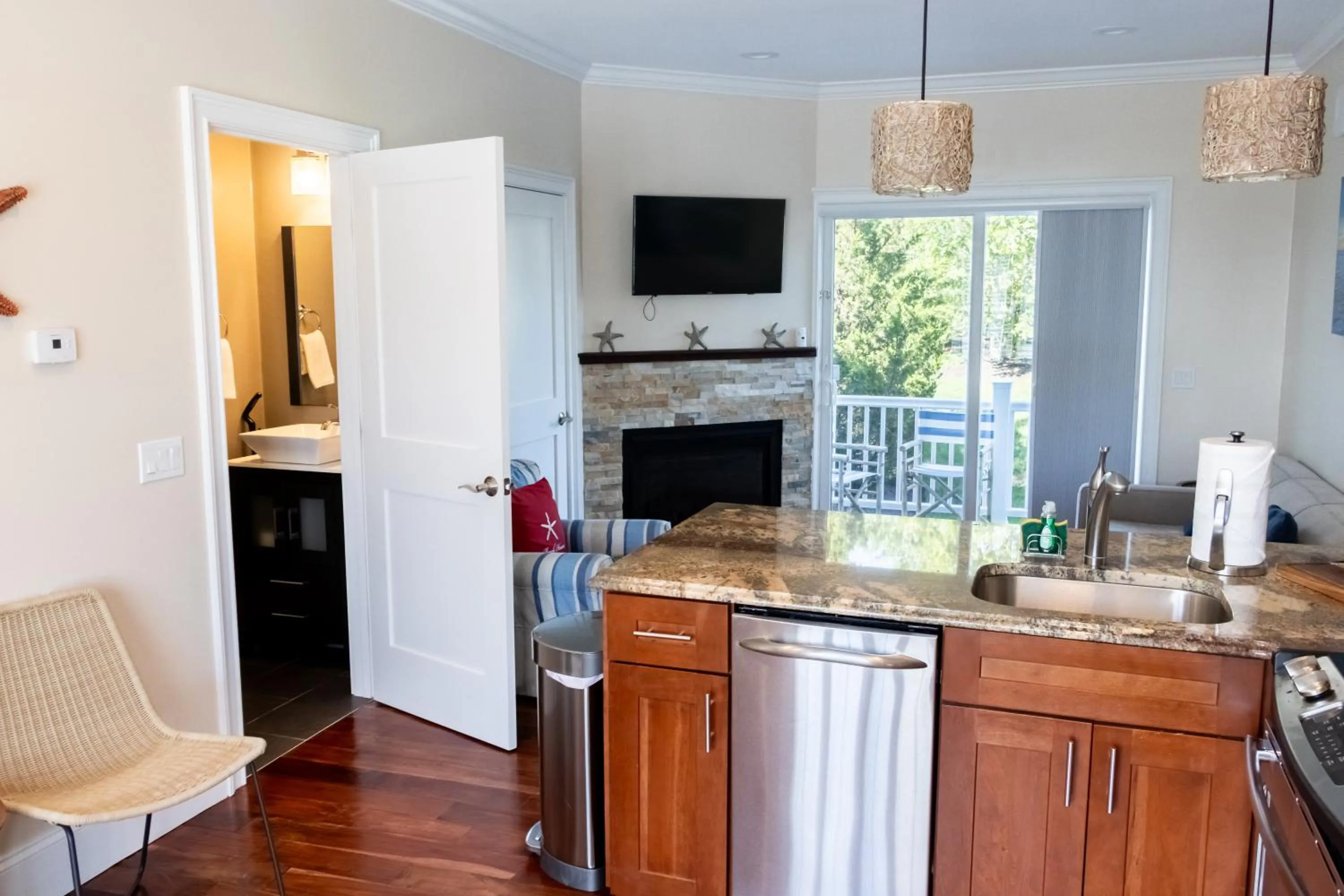 The East Island Reserve Hotel