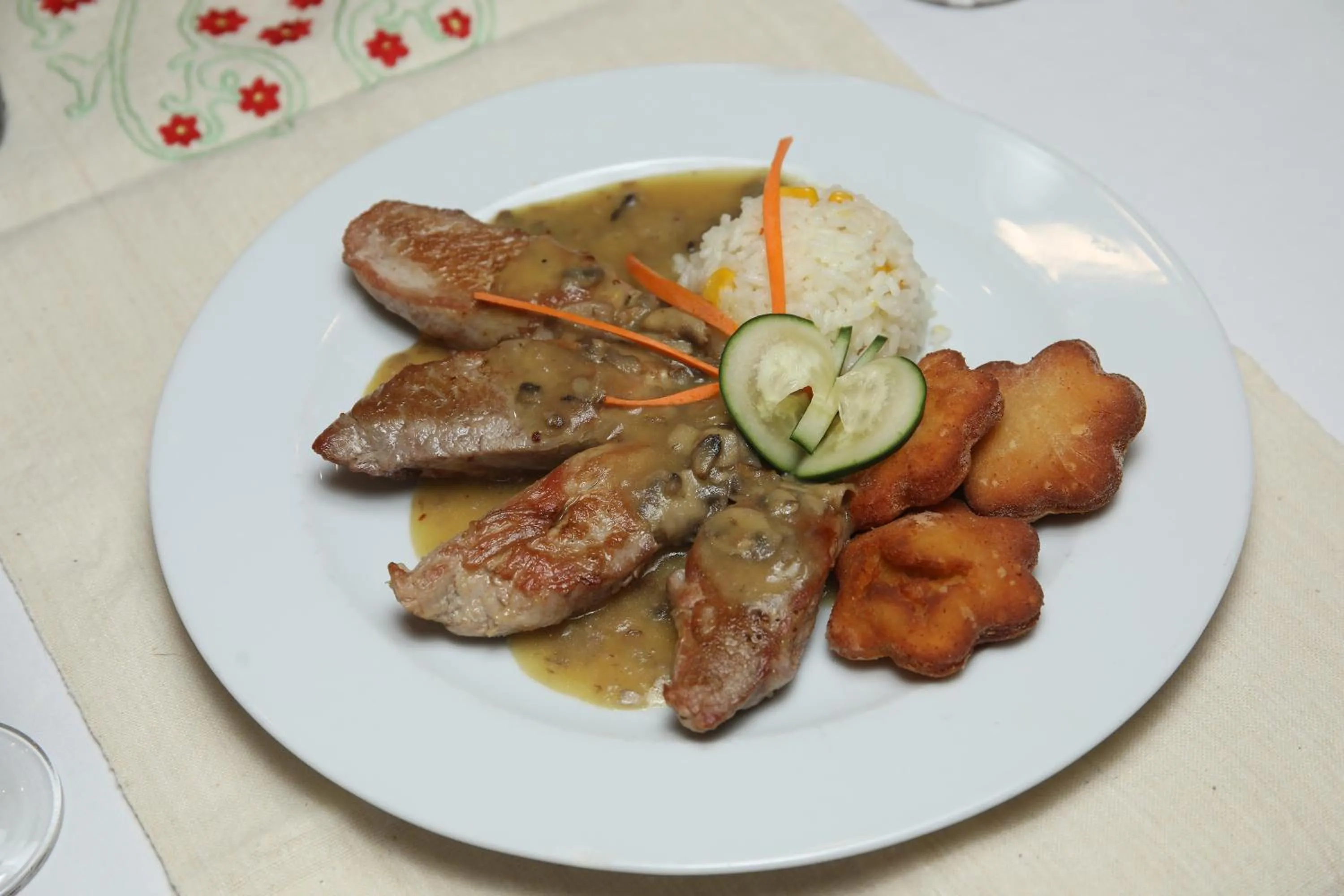 Restaurant/places to eat in Hotel Zagi