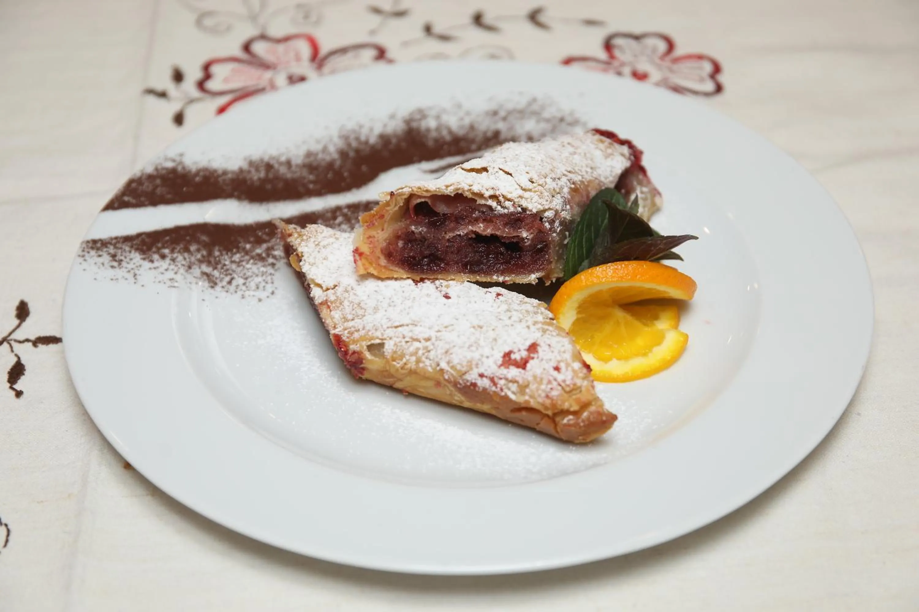 Restaurant/places to eat in Hotel Zagi