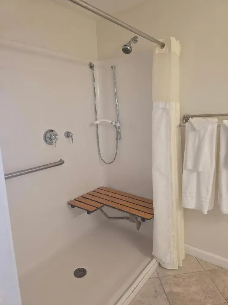 King Room - Disability Access in The Inn on the Wharf King Room - Disability Access in The Inn on the Wharf