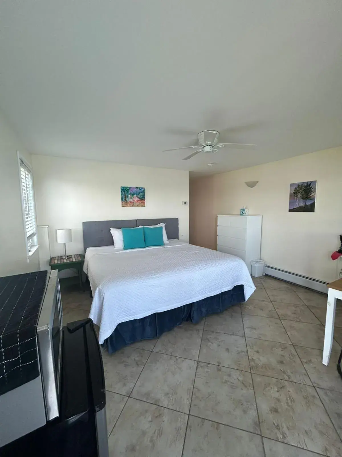 King Suite with Balcony in The Inn on the Wharf King Suite with Balcony in The Inn on the Wharf