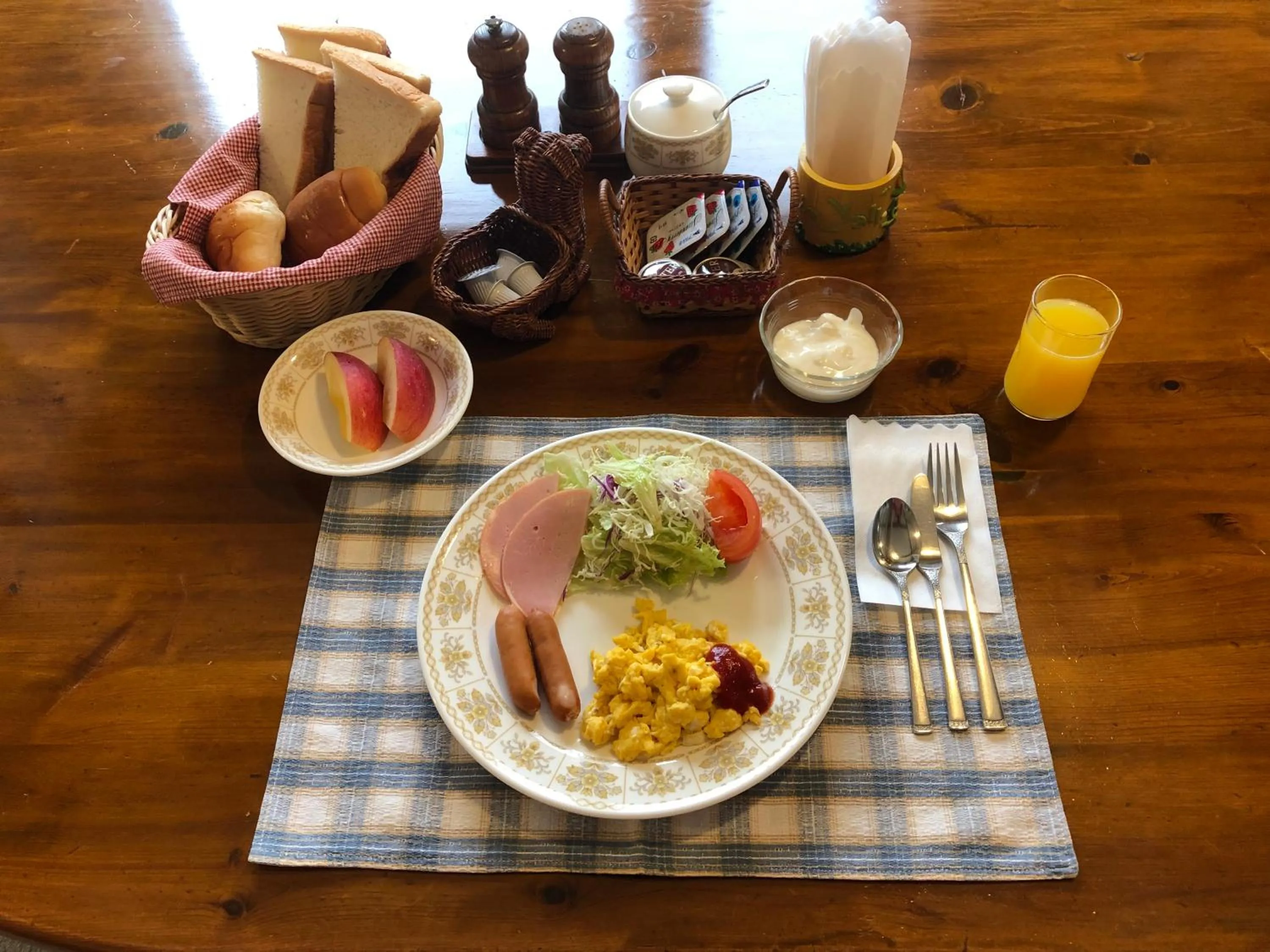 American breakfast in Pension Moomin Papa