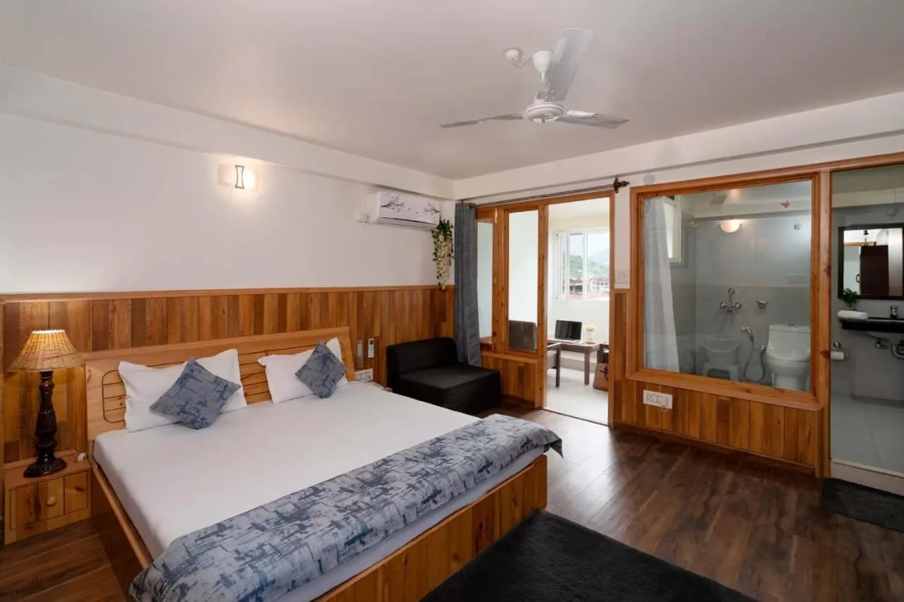 Bedroom, Bed in Hotel Kullu Valley